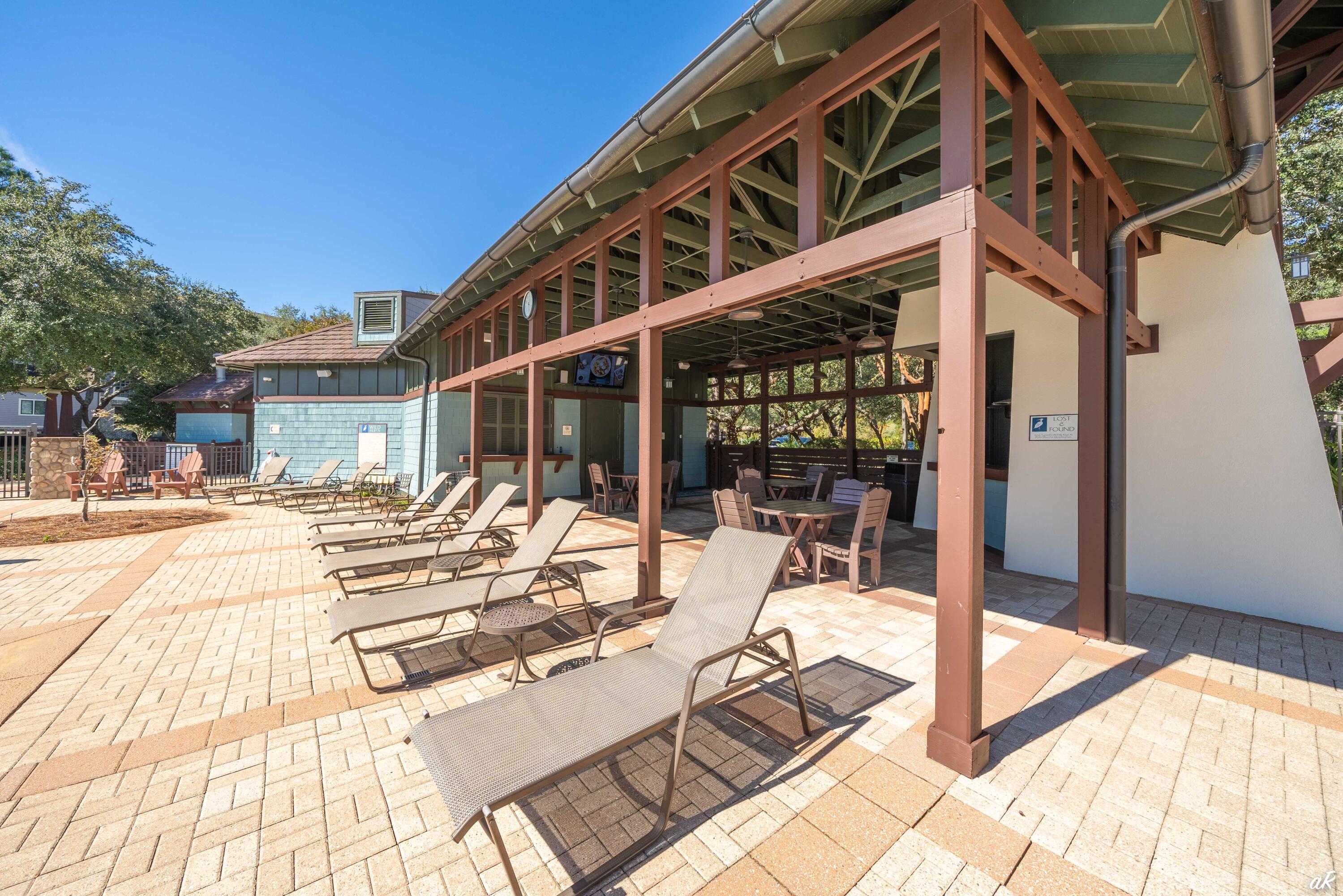 1111 E Water Oak