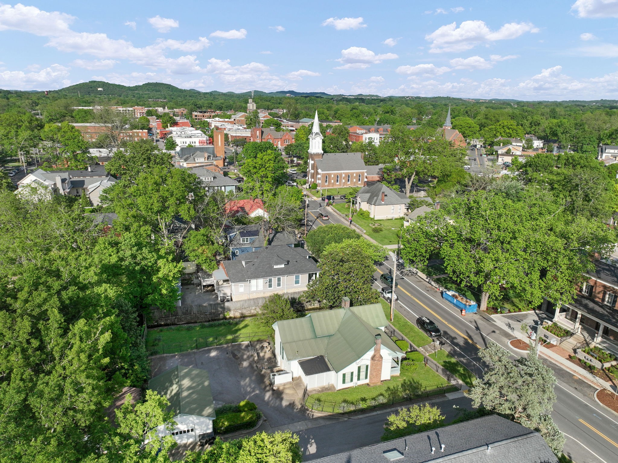 720 W Main St