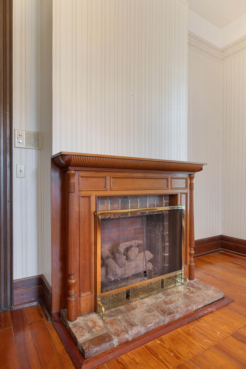 720 W Main St