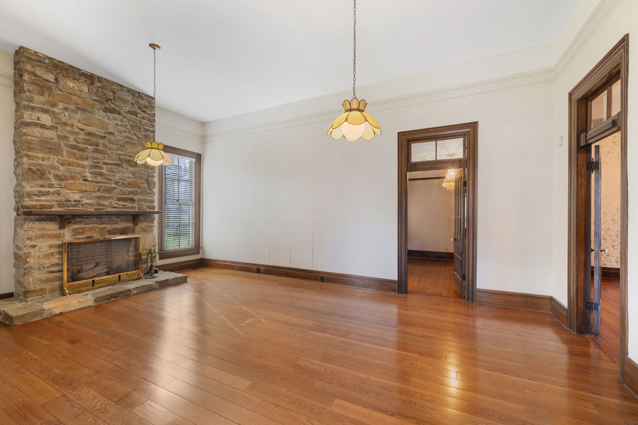 720 W Main St
