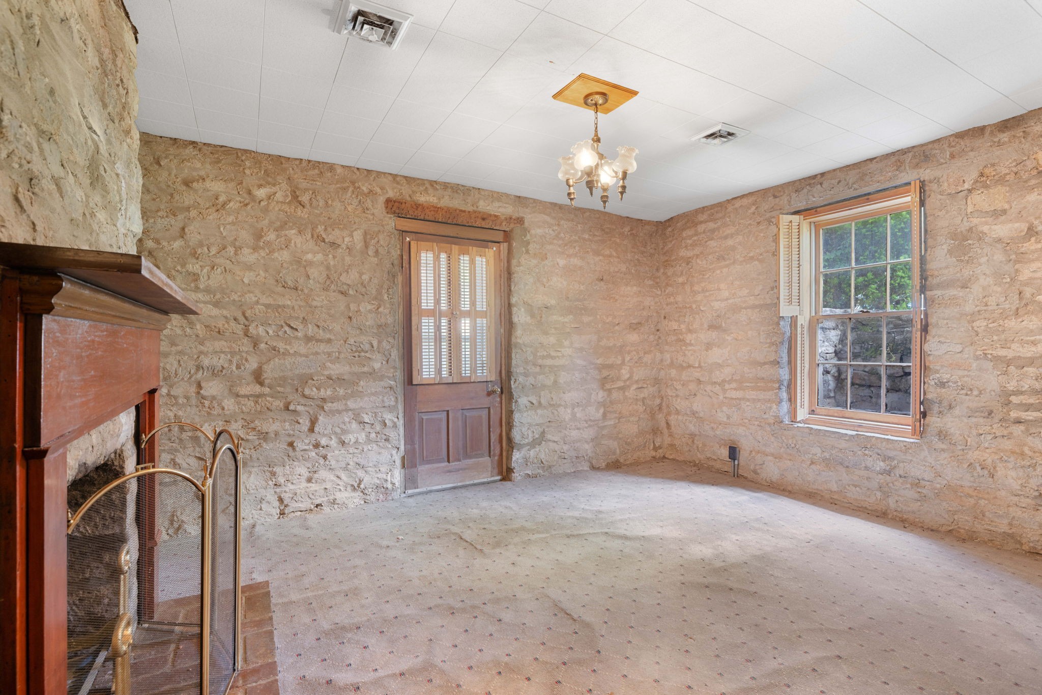 720 W Main St