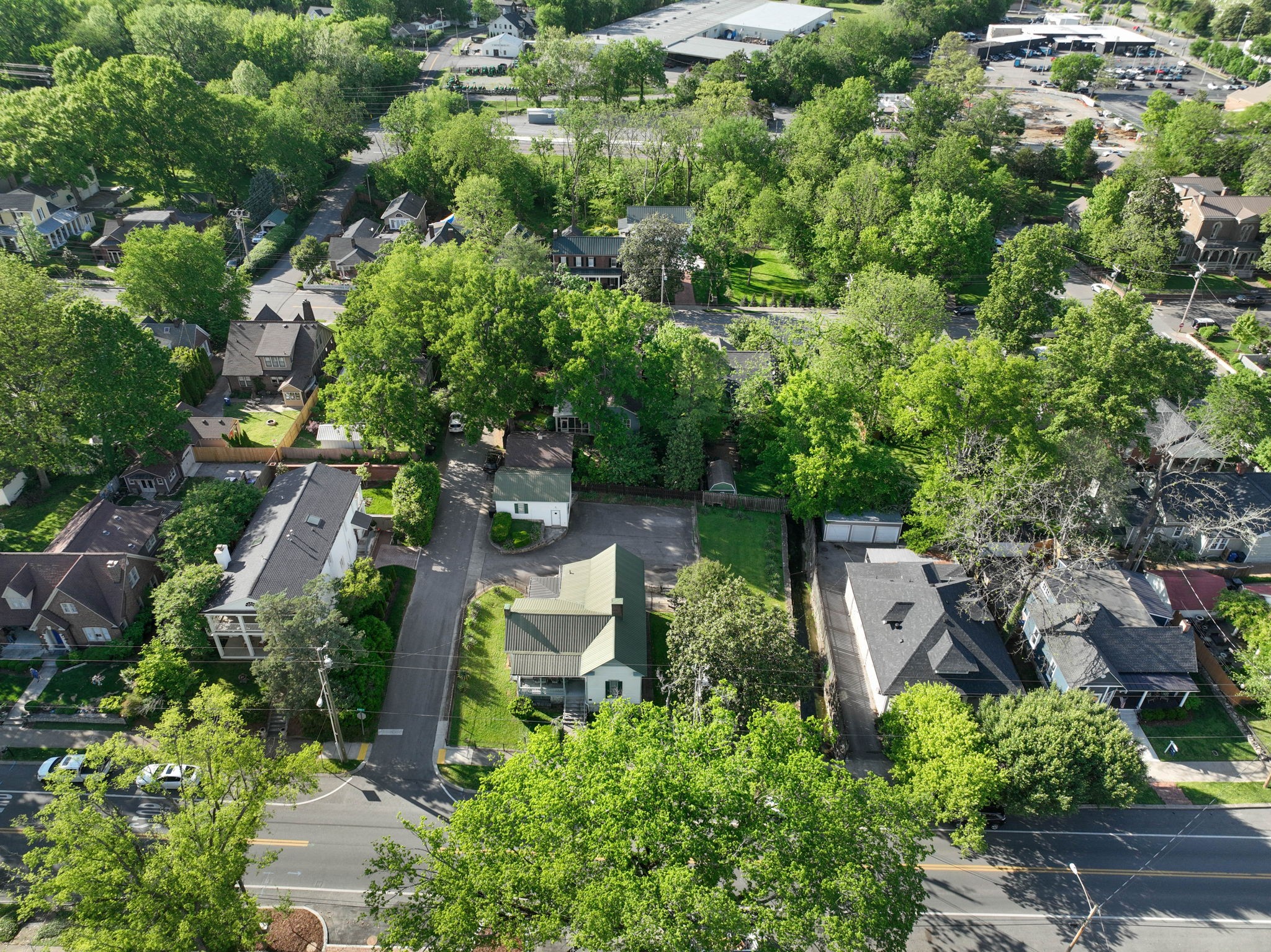 720 W Main St