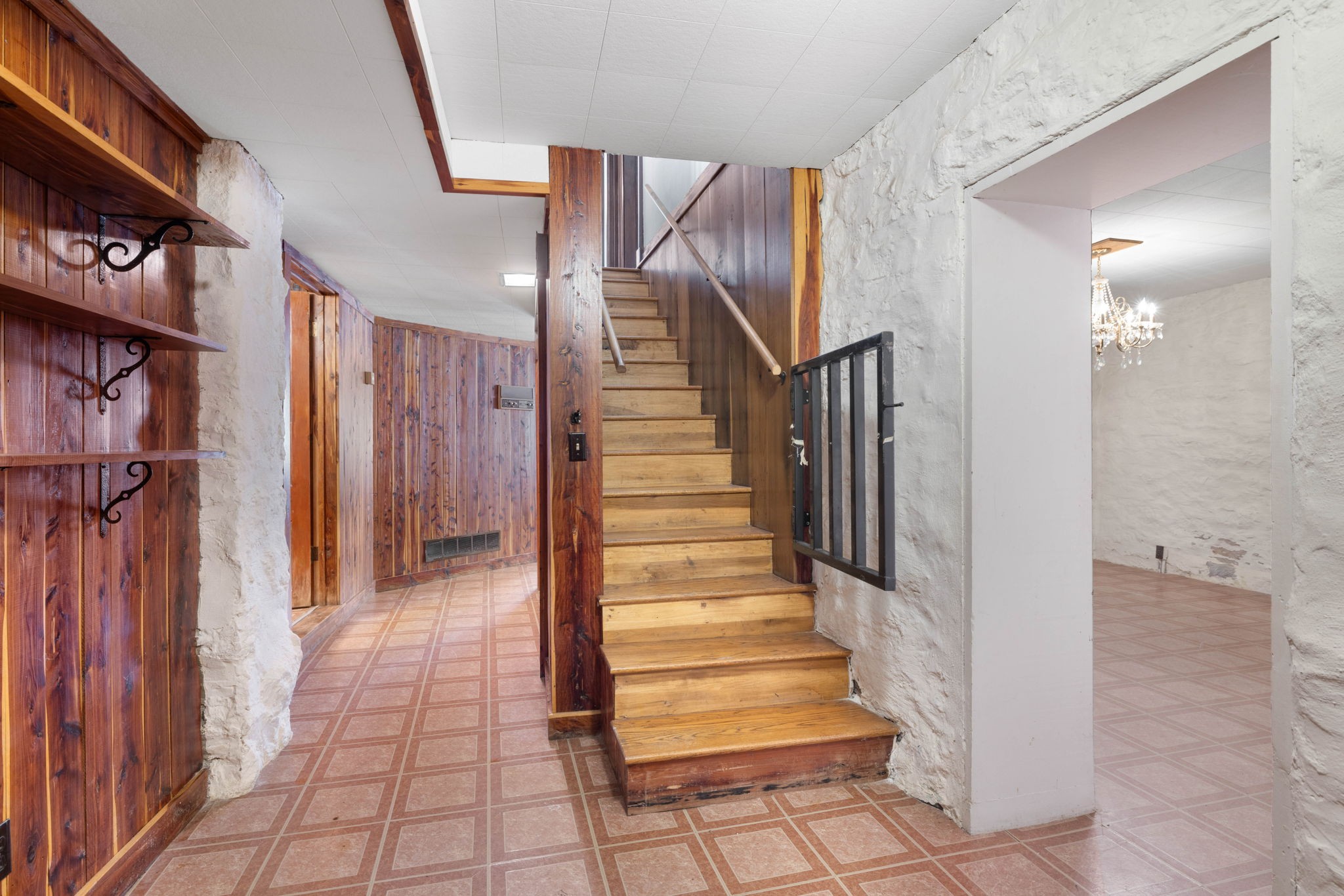 720 W Main St