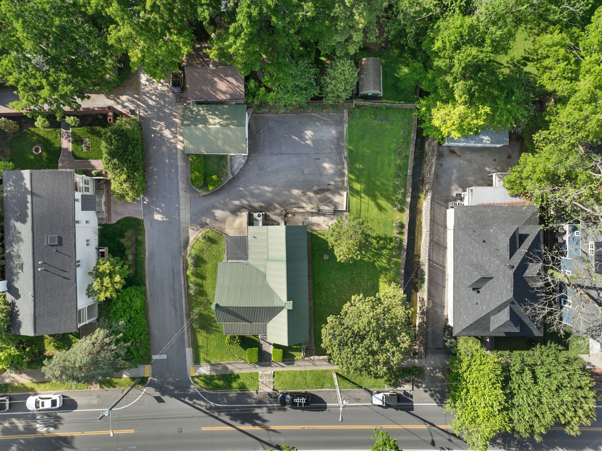 720 W Main St