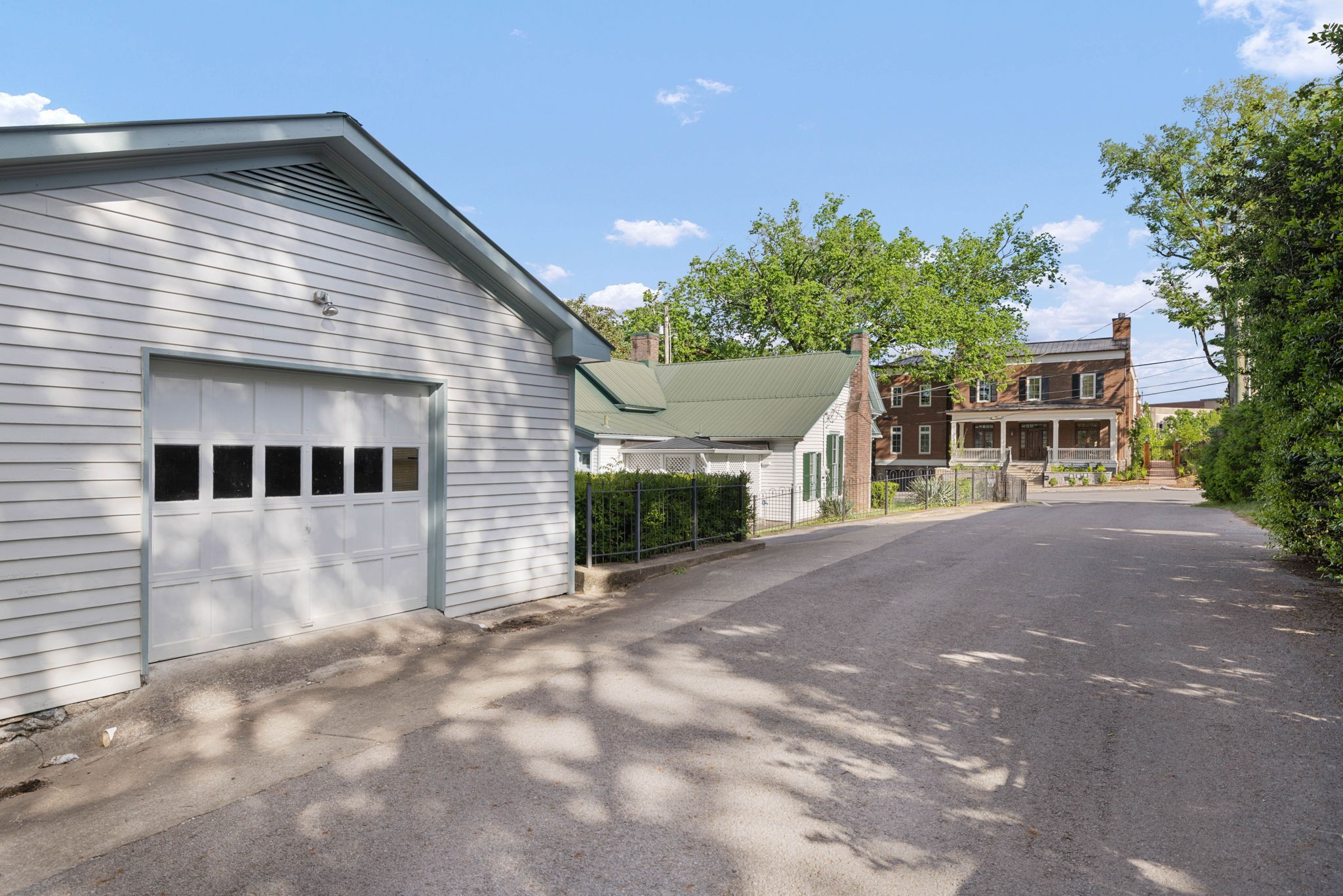 720 W Main St
