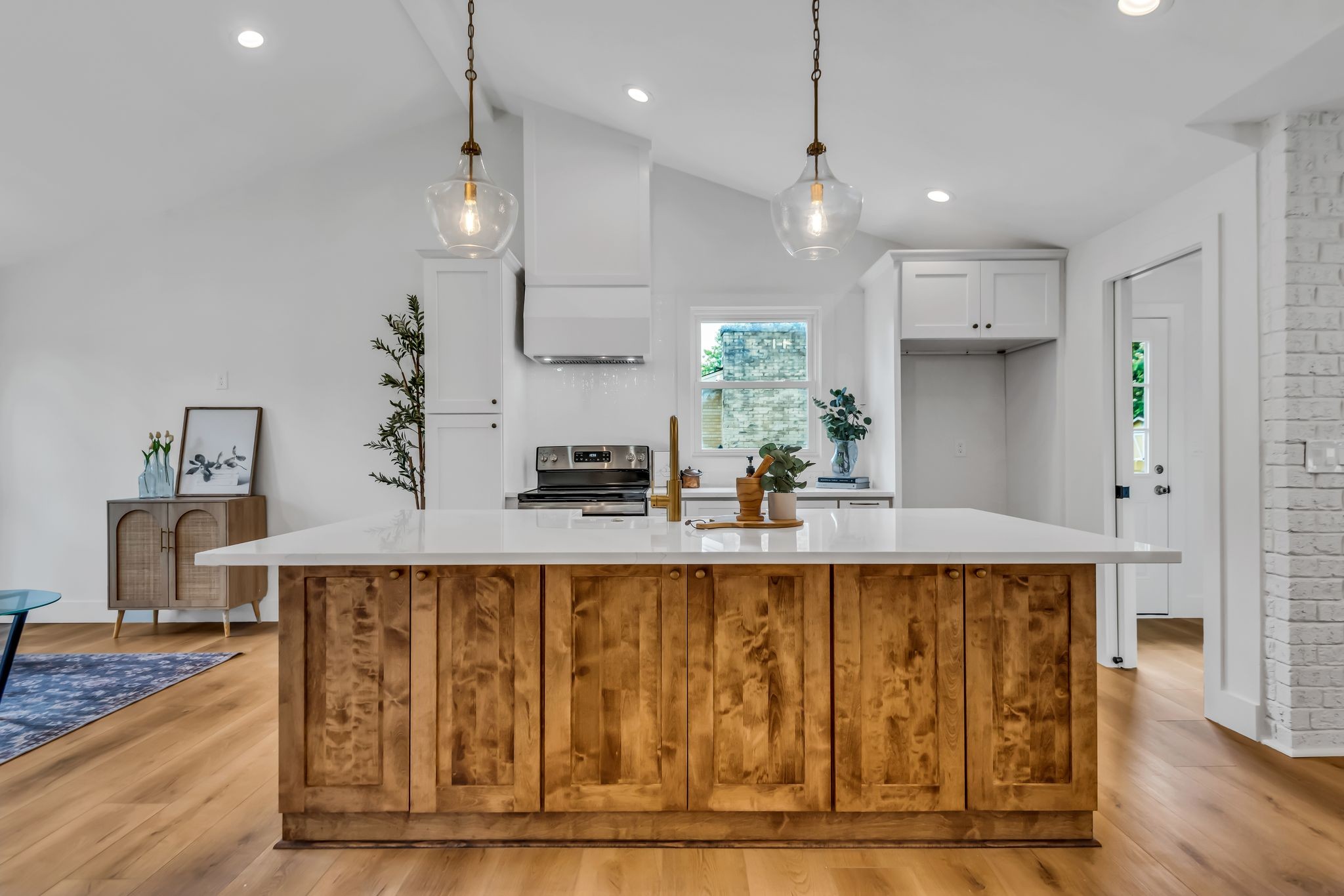 617 W Meade Blvd