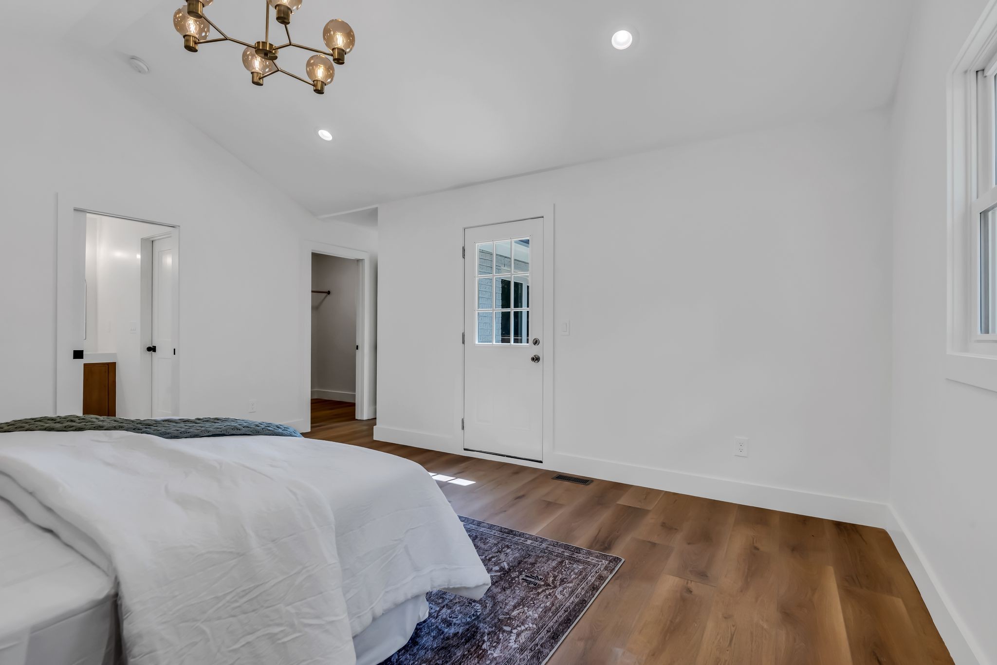 617 W Meade Blvd