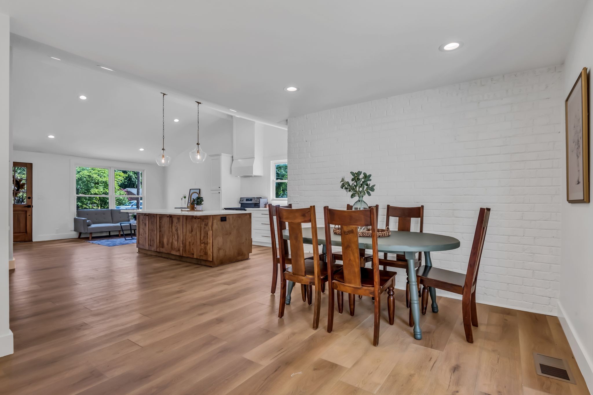617 W Meade Blvd
