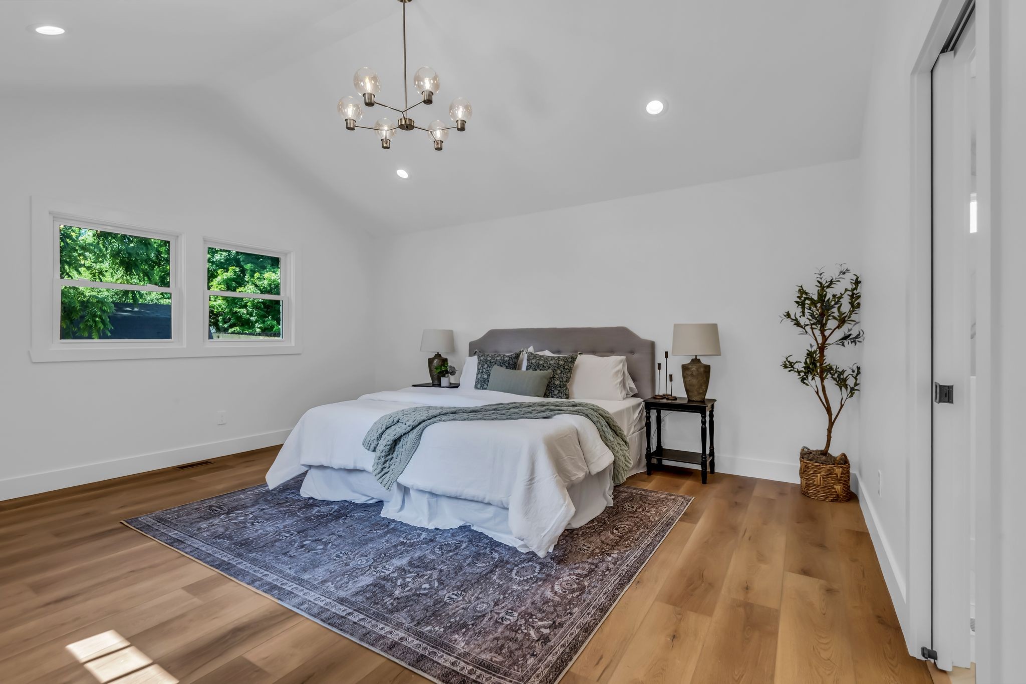 617 W Meade Blvd