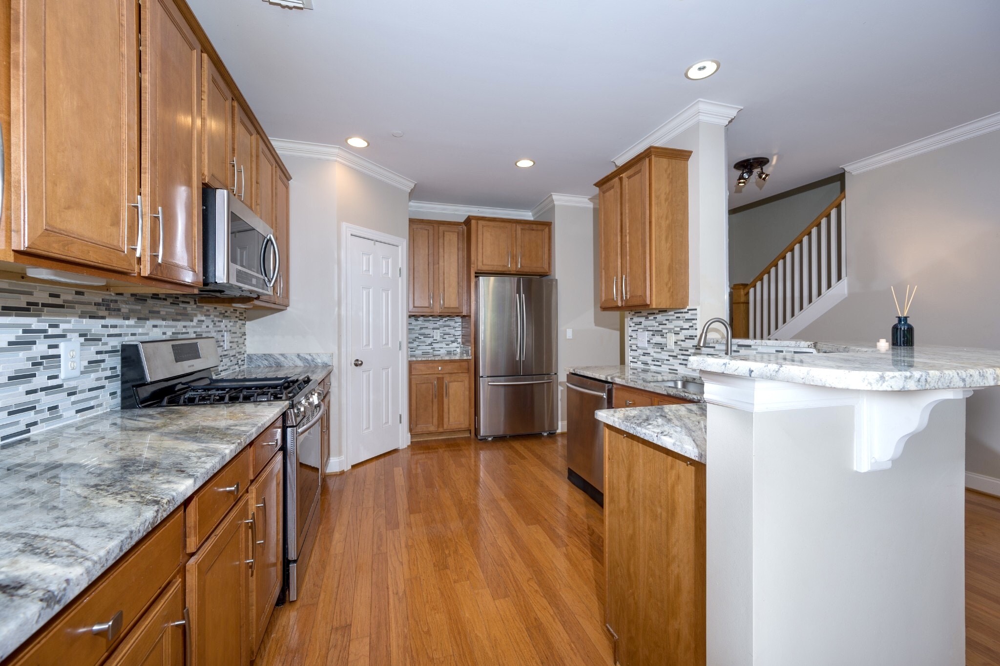 3352 Redmon Hl