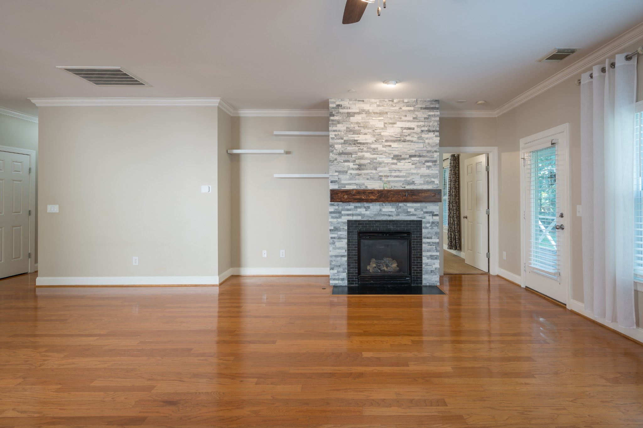 3352 Redmon Hl