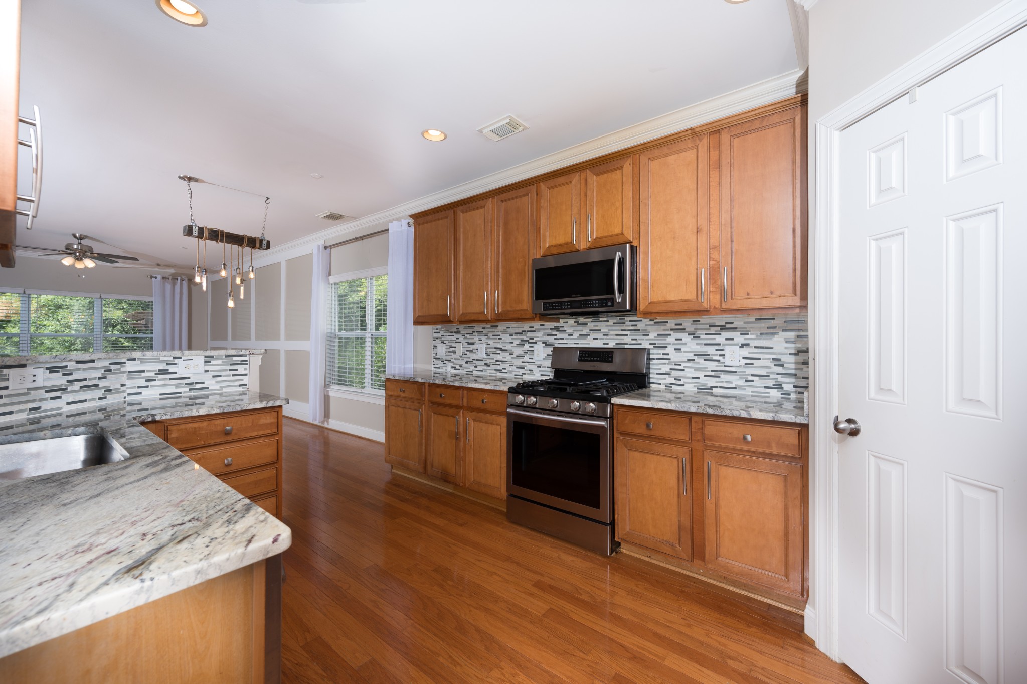 3352 Redmon Hl