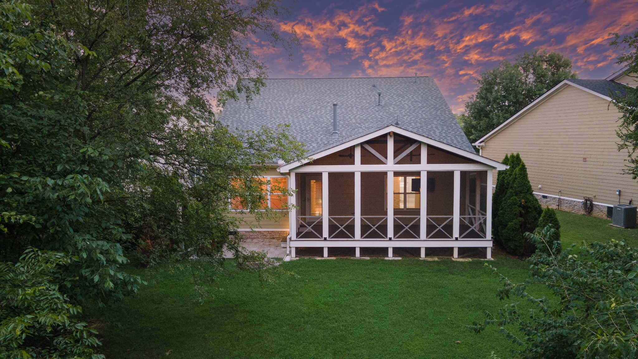 3352 Redmon Hl
