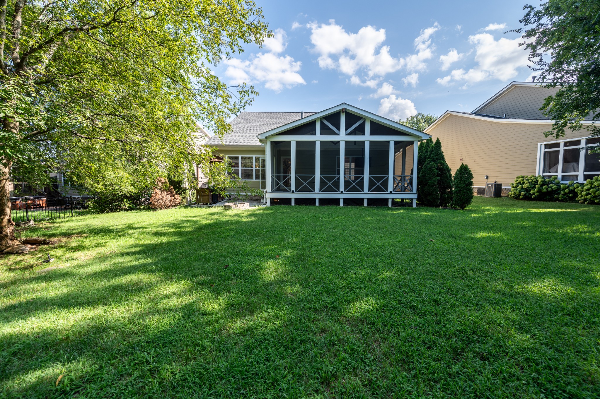 3352 Redmon Hl