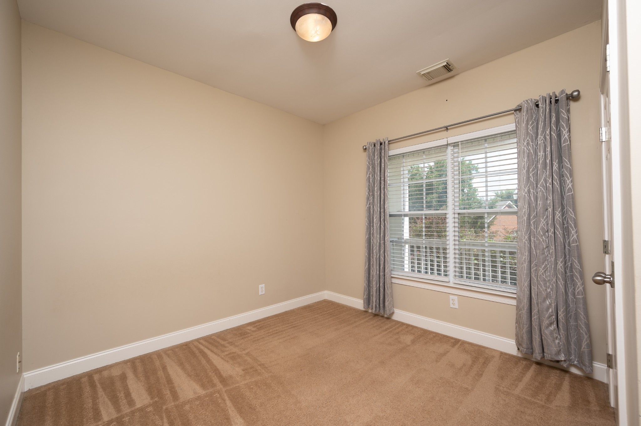 3352 Redmon Hl