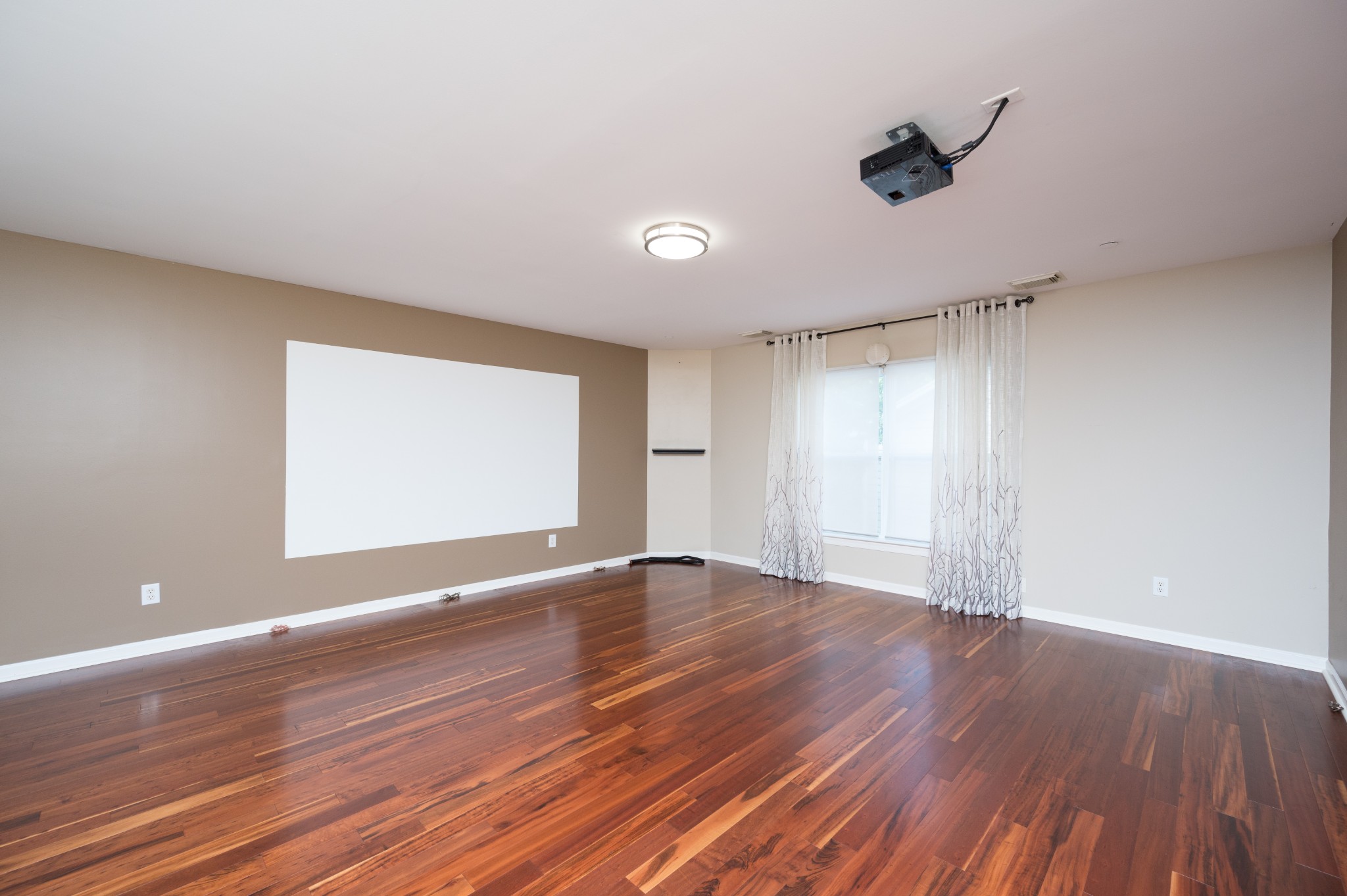 3352 Redmon Hl