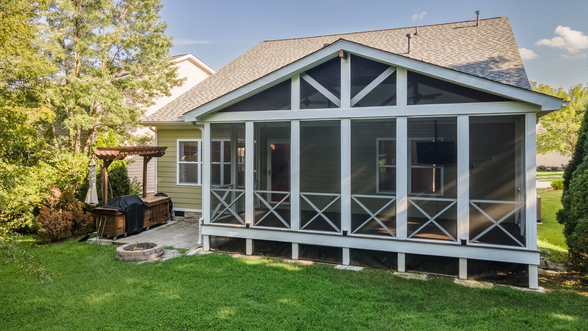 3352 Redmon Hl