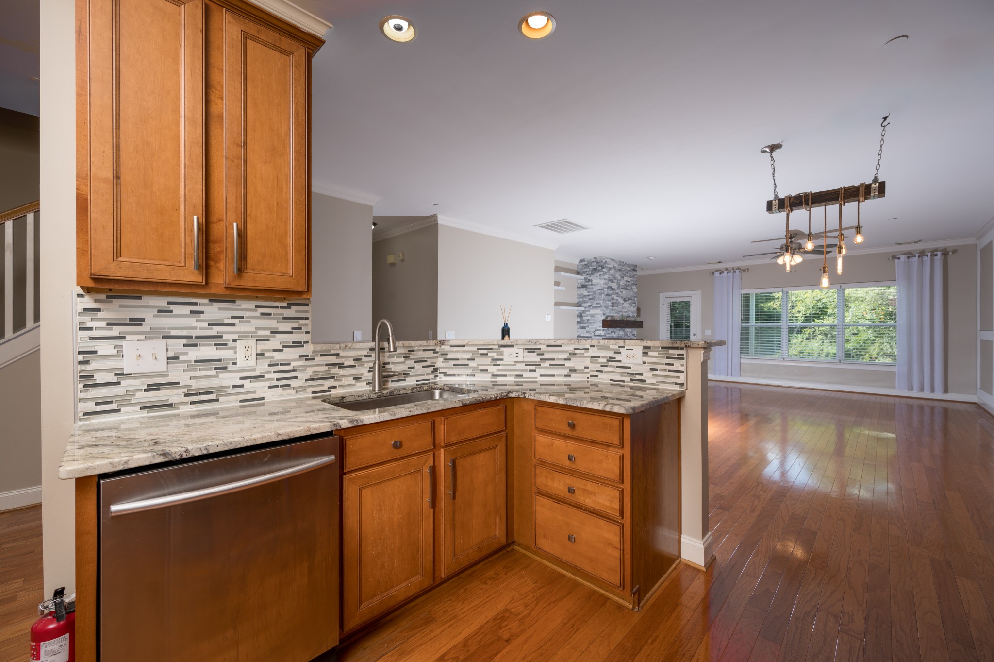 3352 Redmon Hl