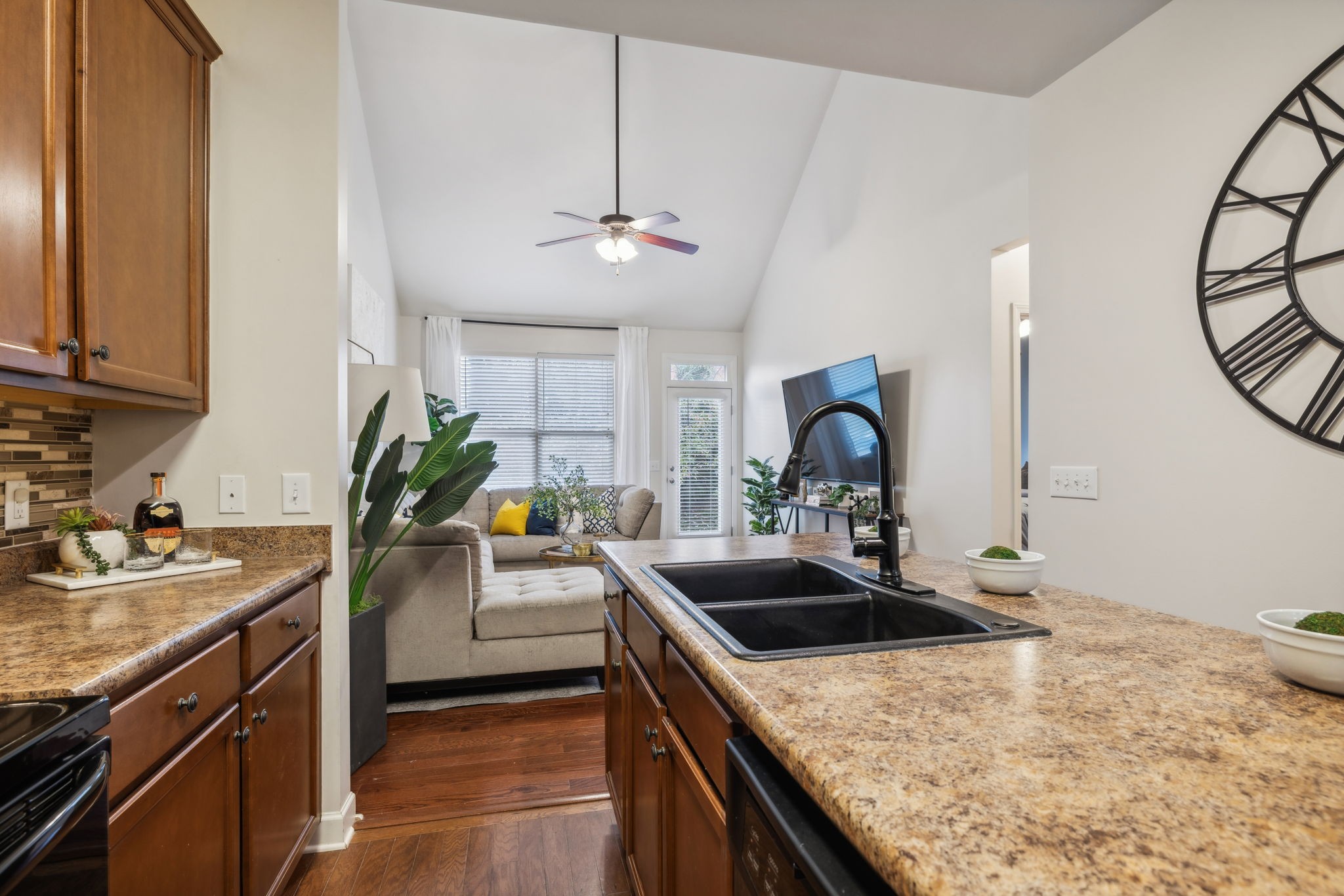 584 Griffin Cir
