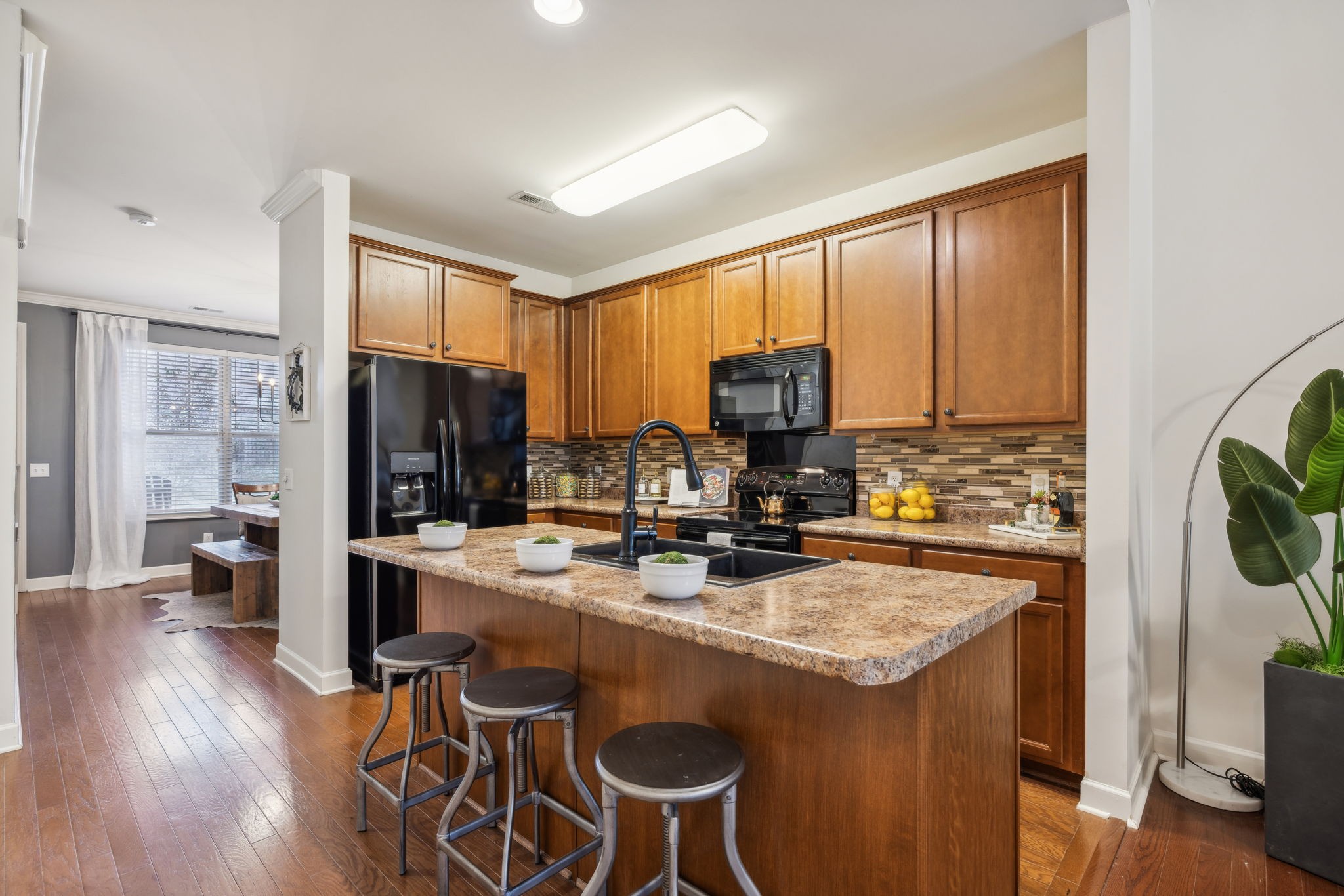 584 Griffin Cir