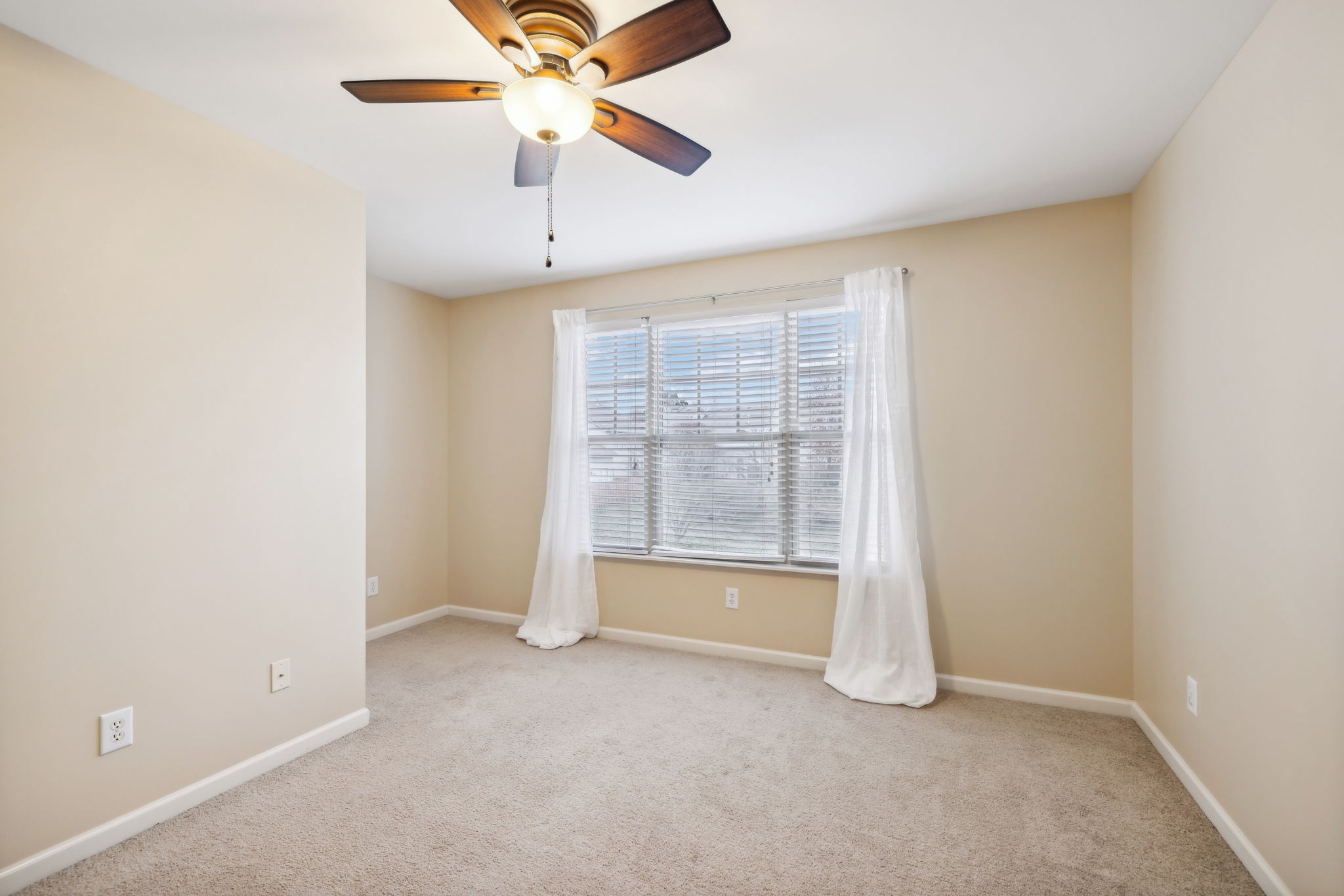 584 Griffin Cir