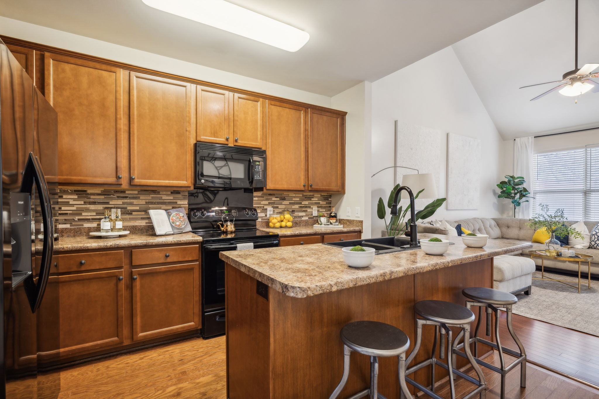 584 Griffin Cir
