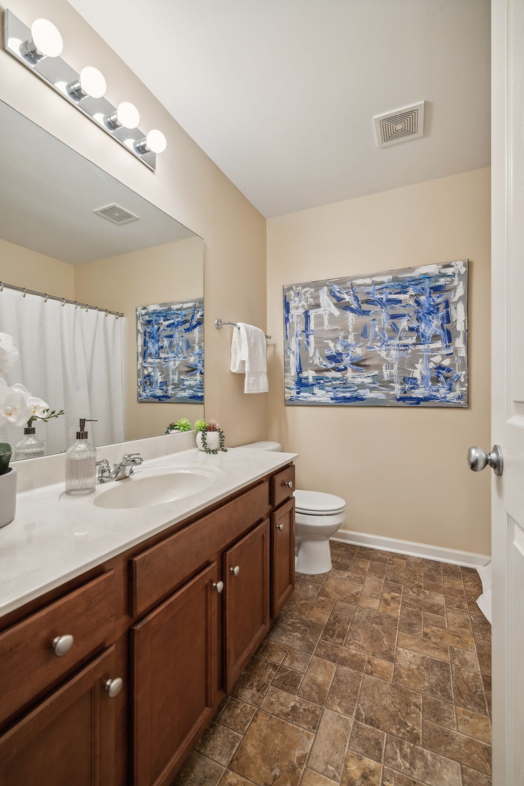 584 Griffin Cir