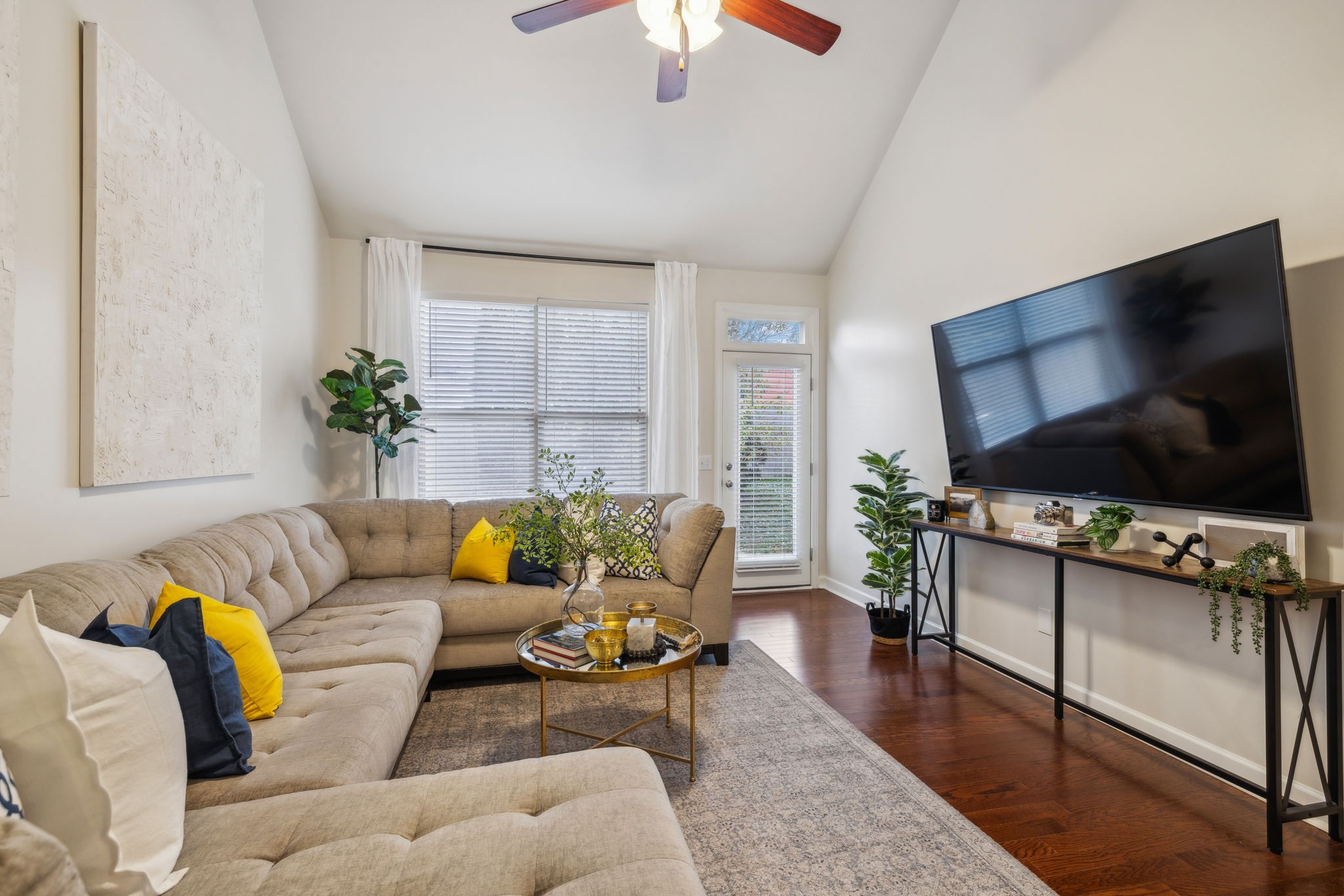 584 Griffin Cir