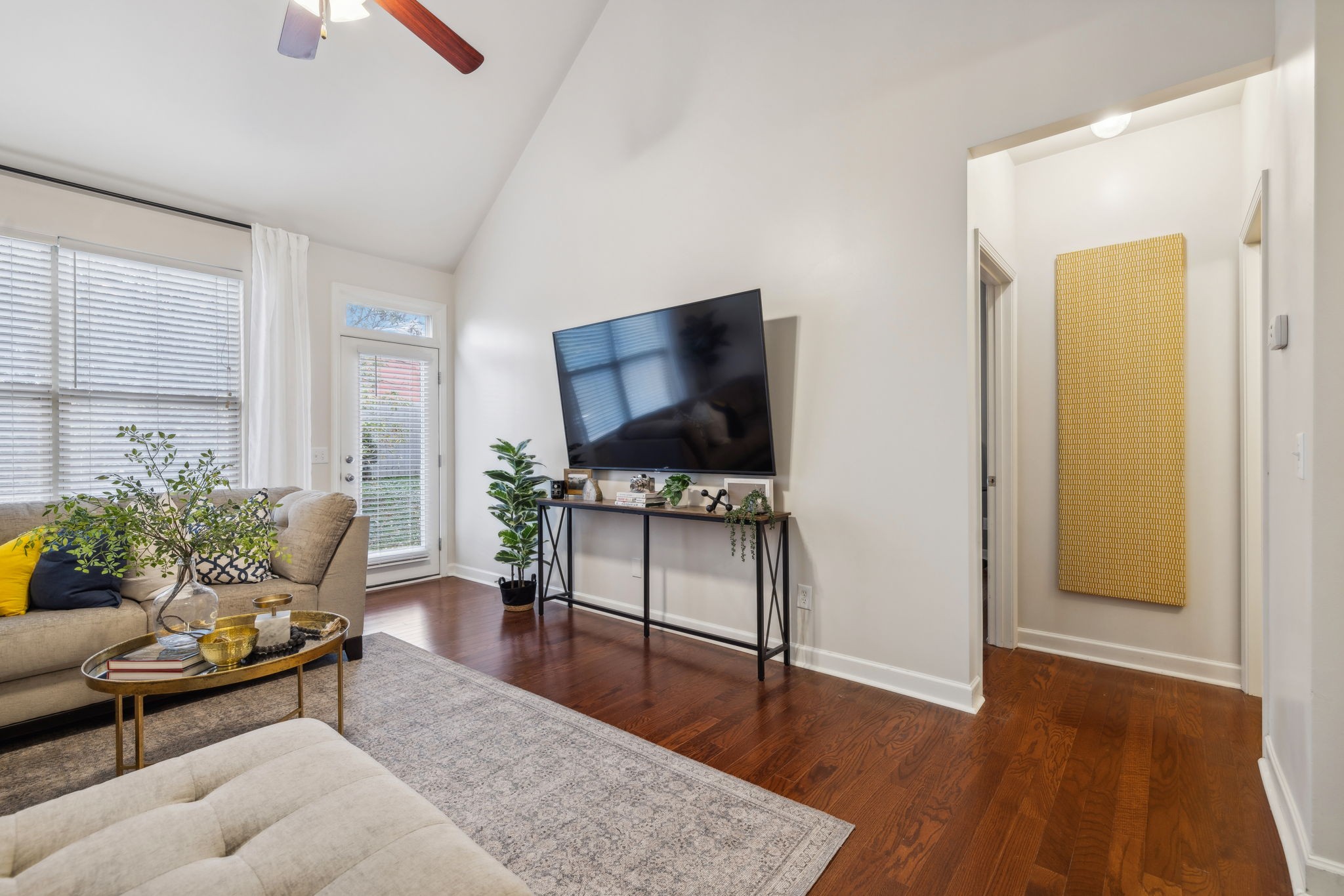 584 Griffin Cir