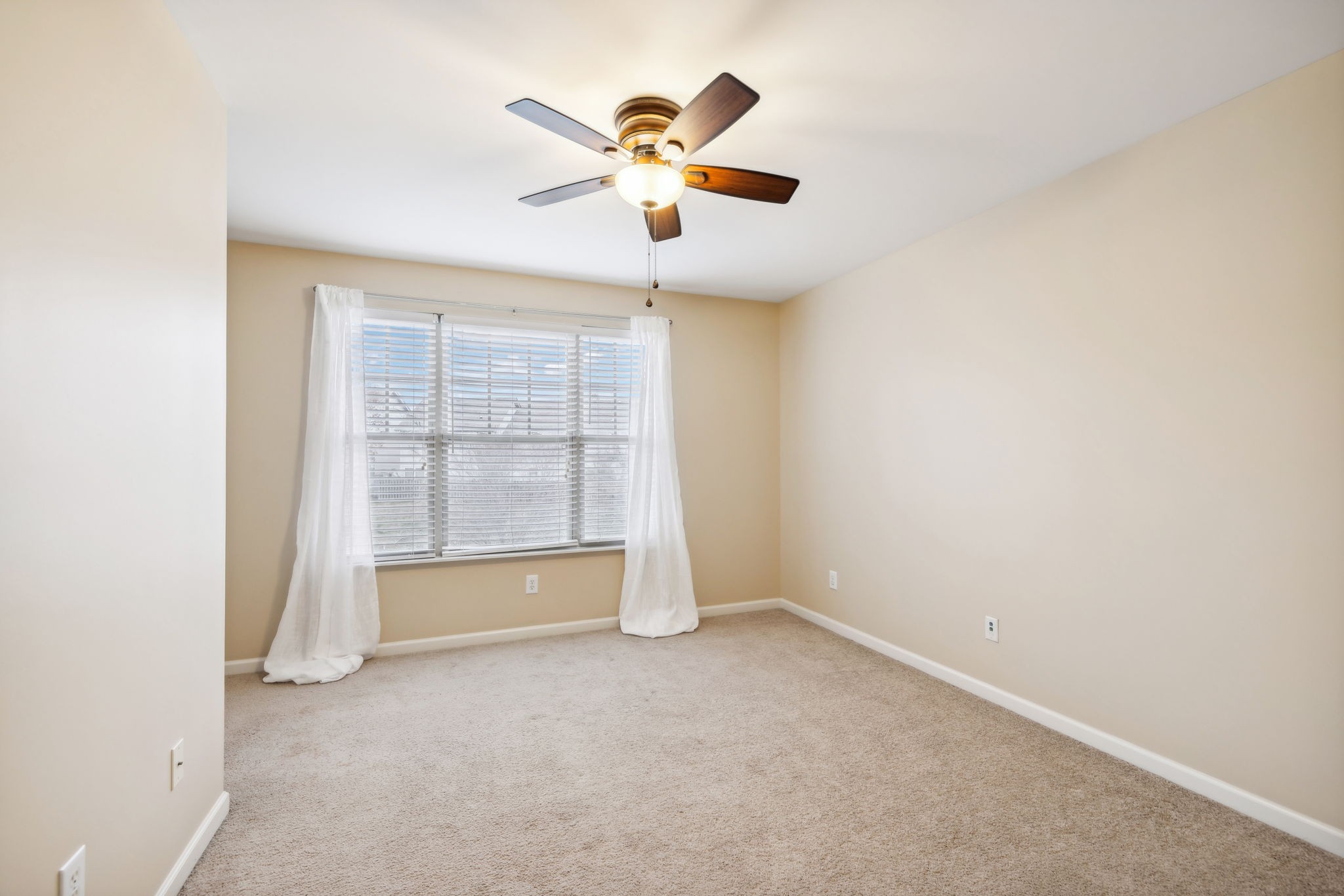584 Griffin Cir