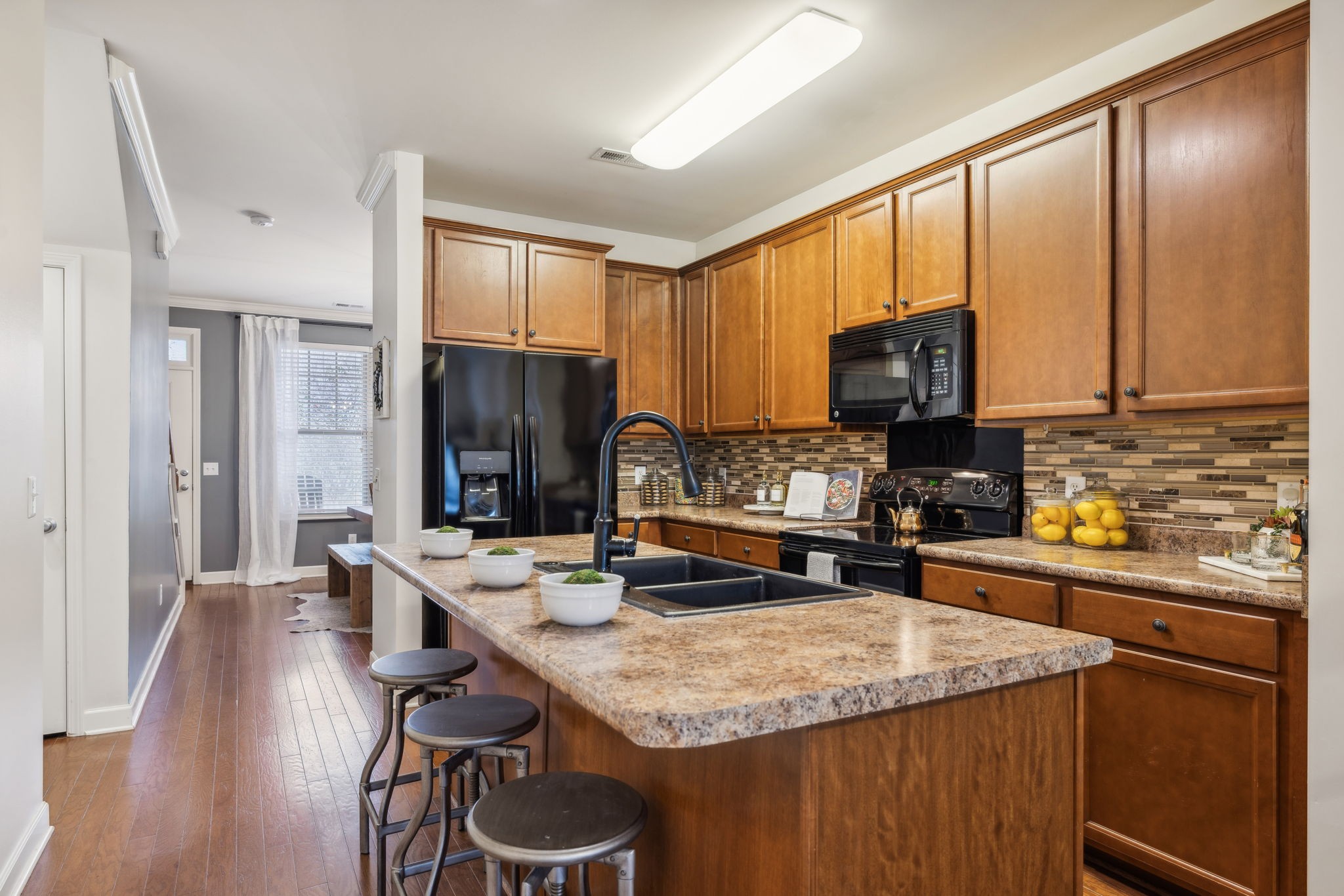 584 Griffin Cir