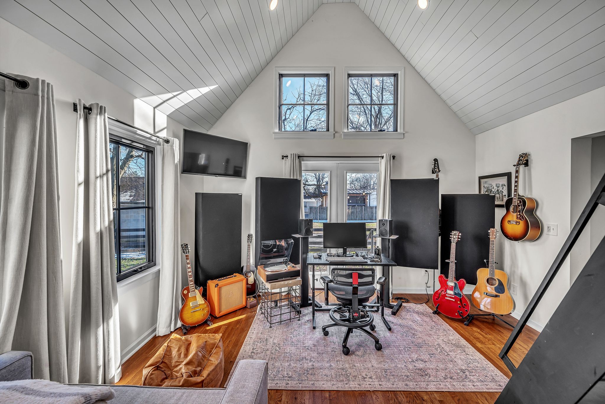 1409 Sunset Dr