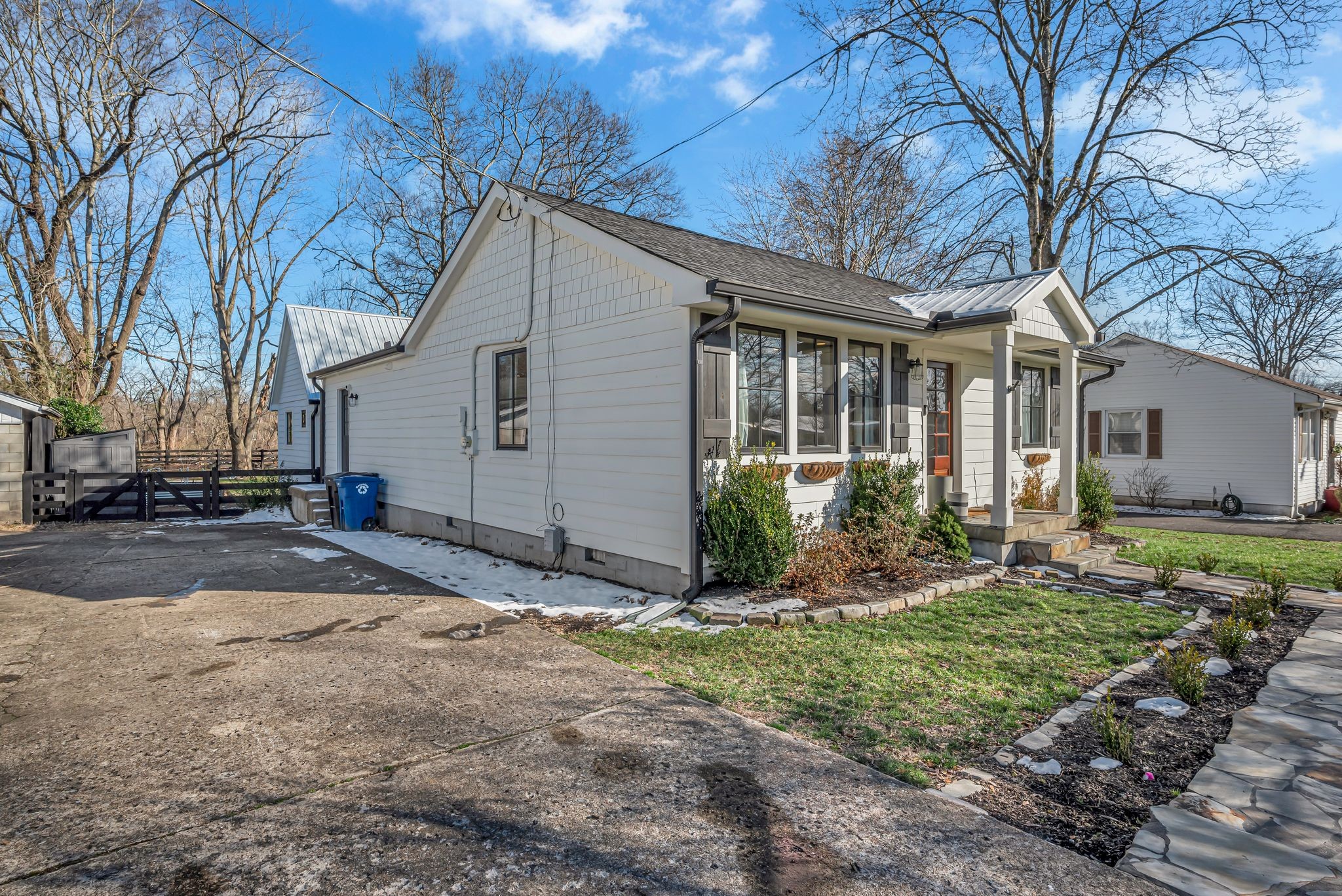 1409 Sunset Dr