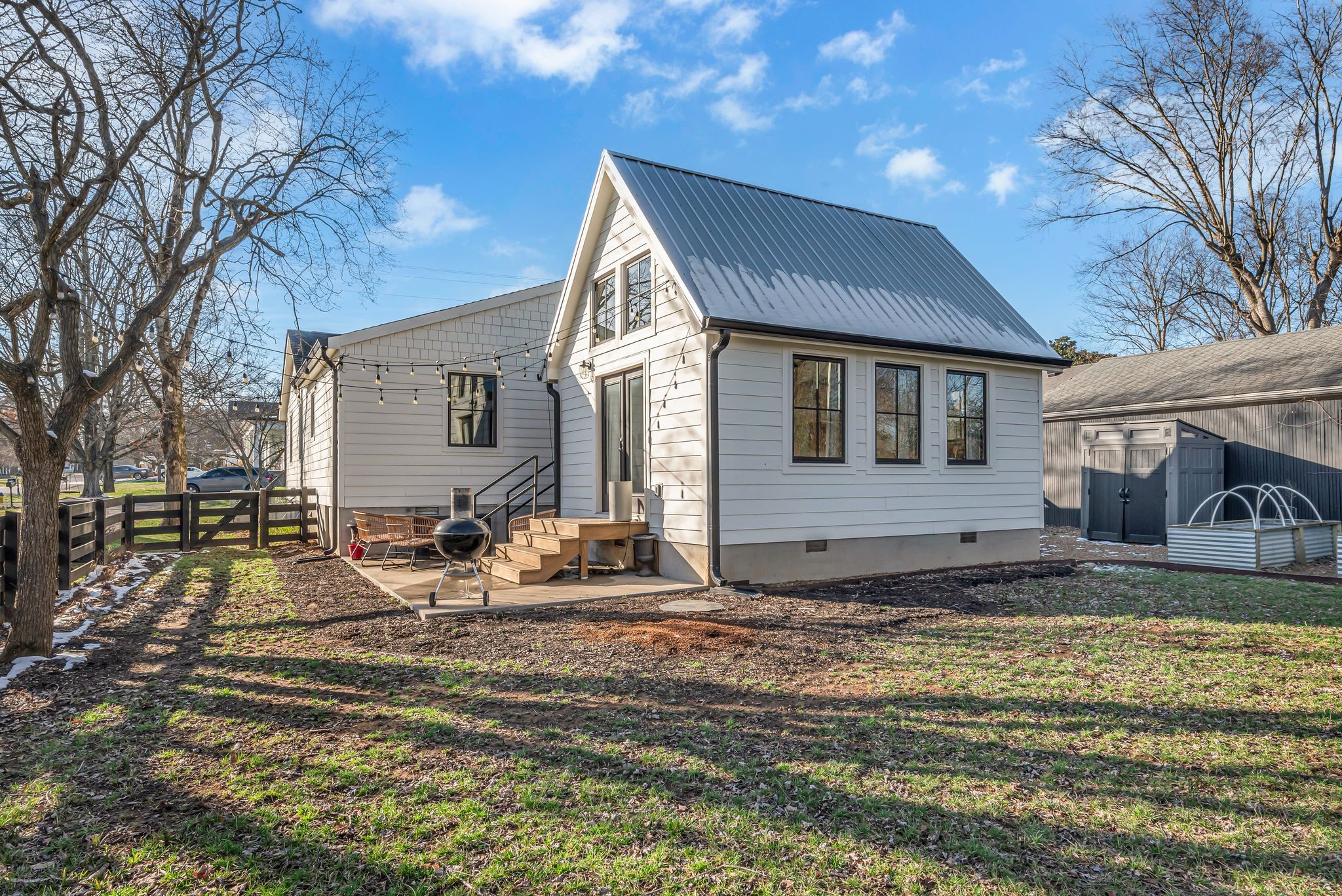 1409 Sunset Dr