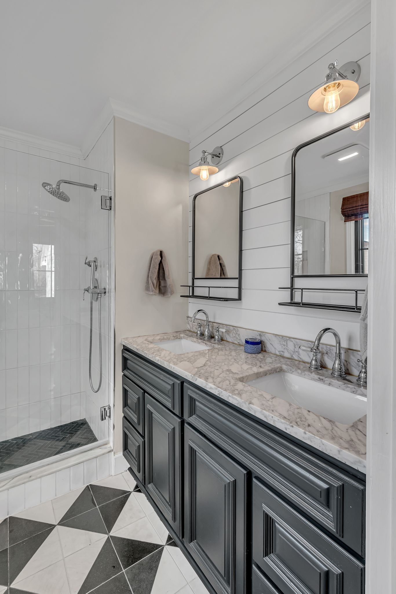 1409 Sunset Dr