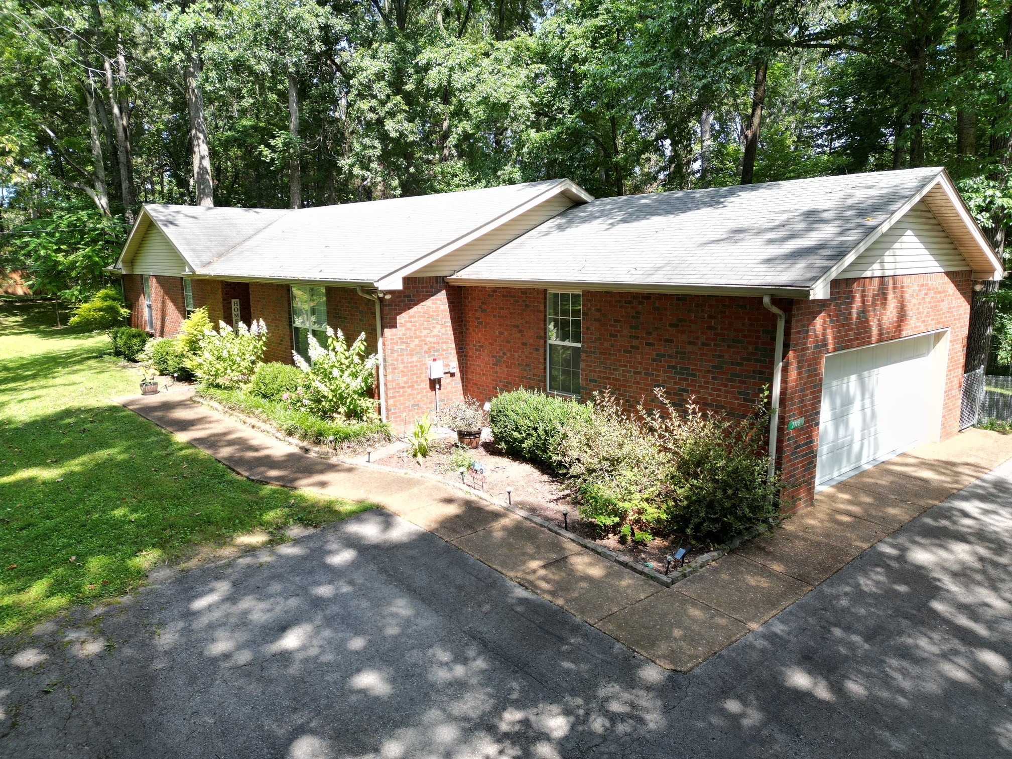 7115 Littlejohn Ln