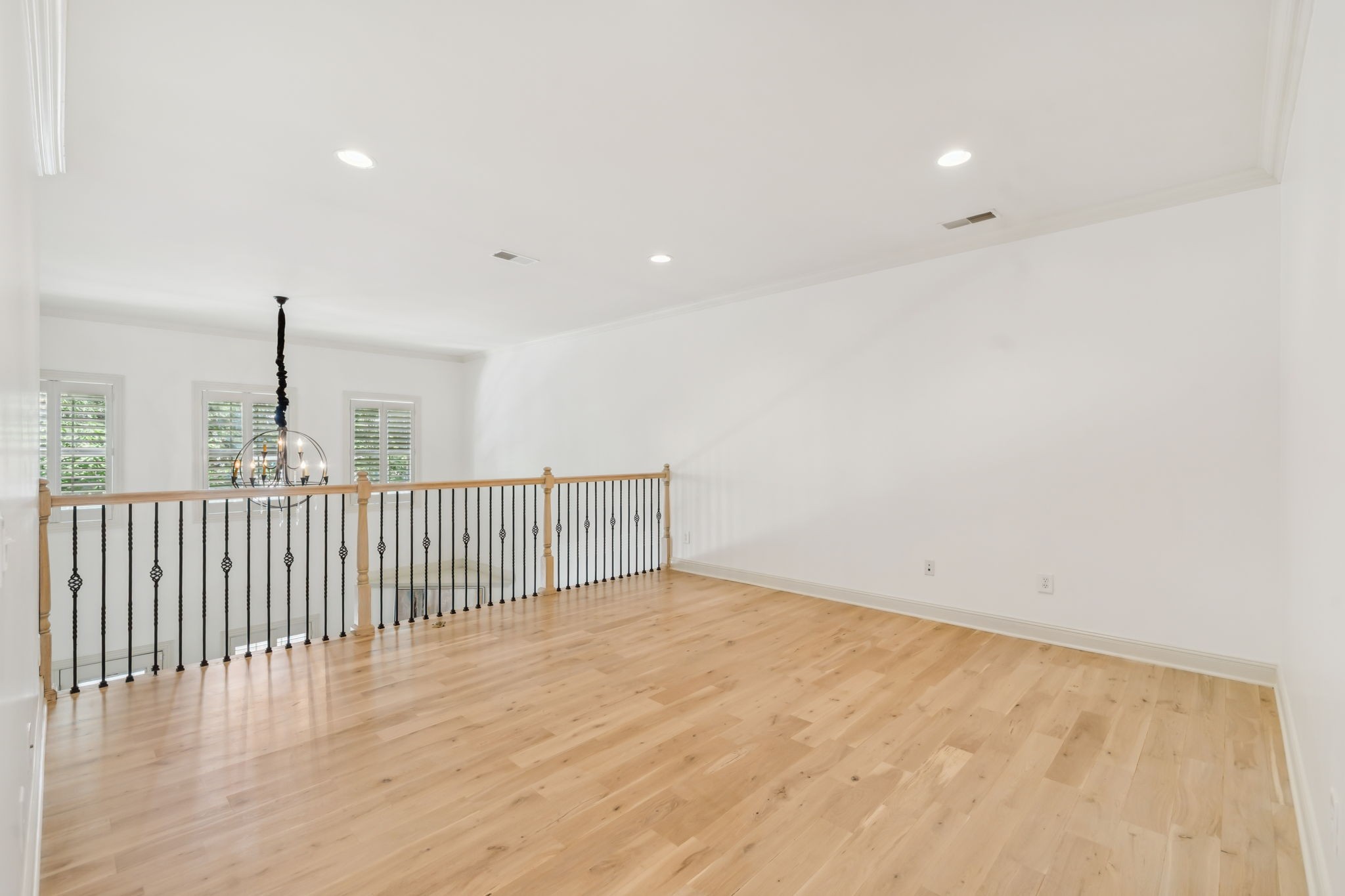 107 Brilliantine Cir