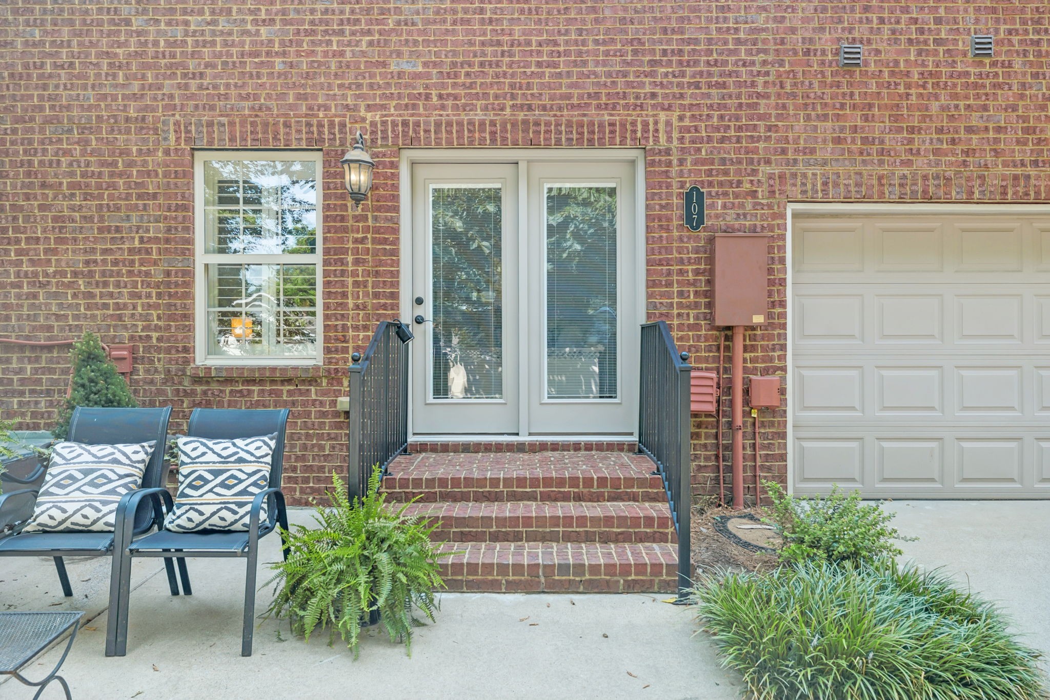 107 Brilliantine Cir