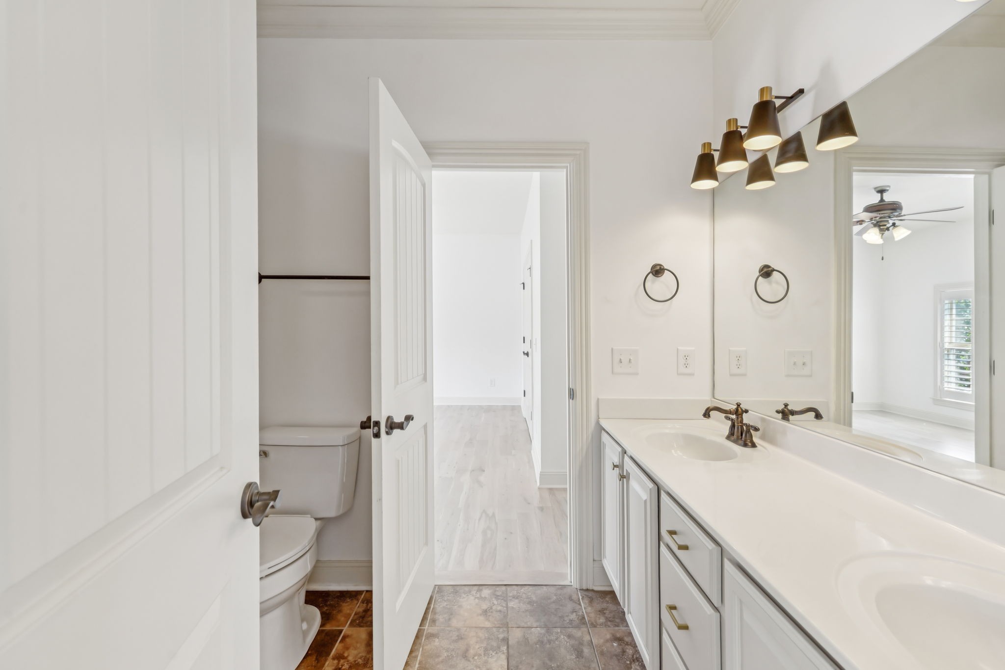 107 Brilliantine Cir