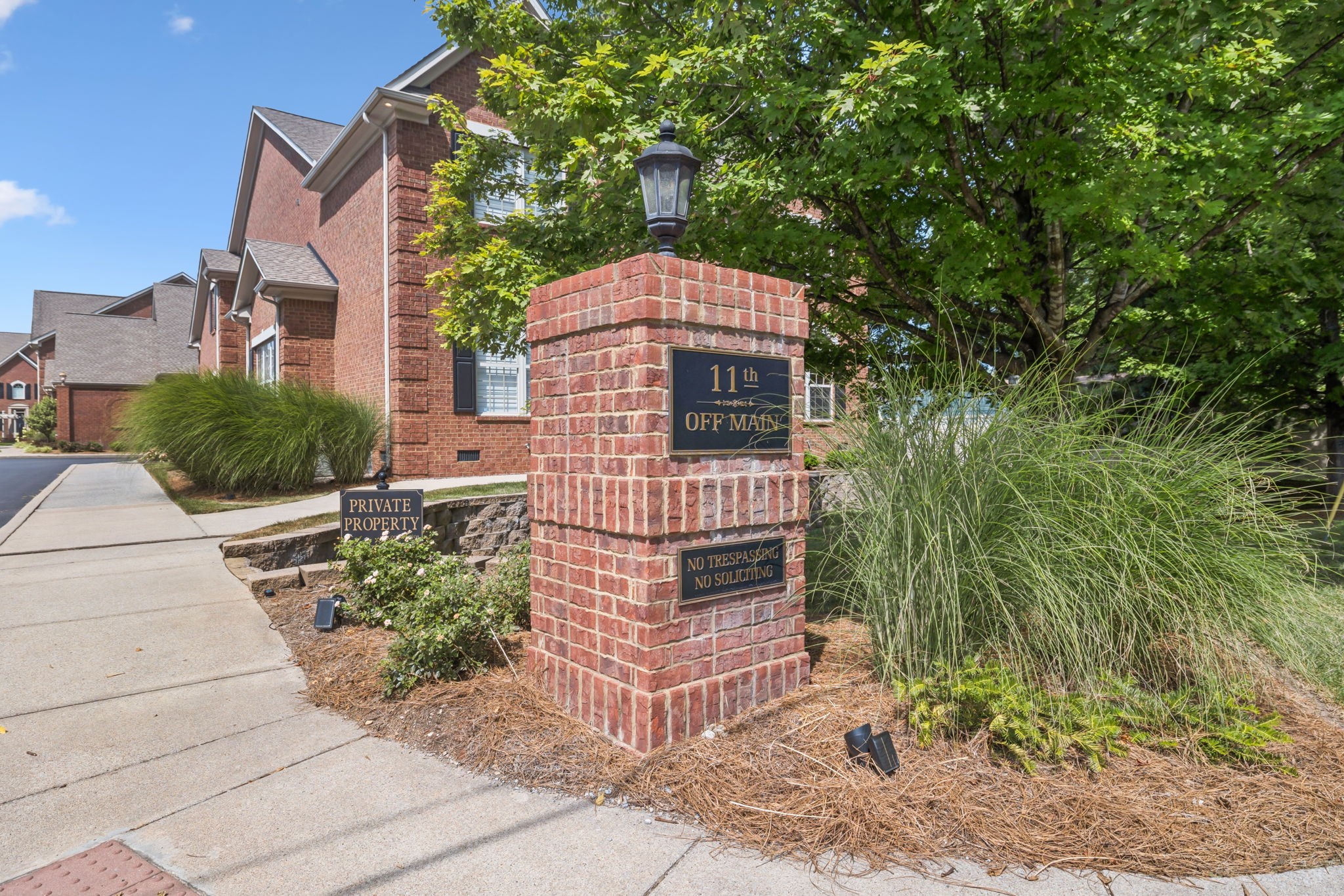 107 Brilliantine Cir