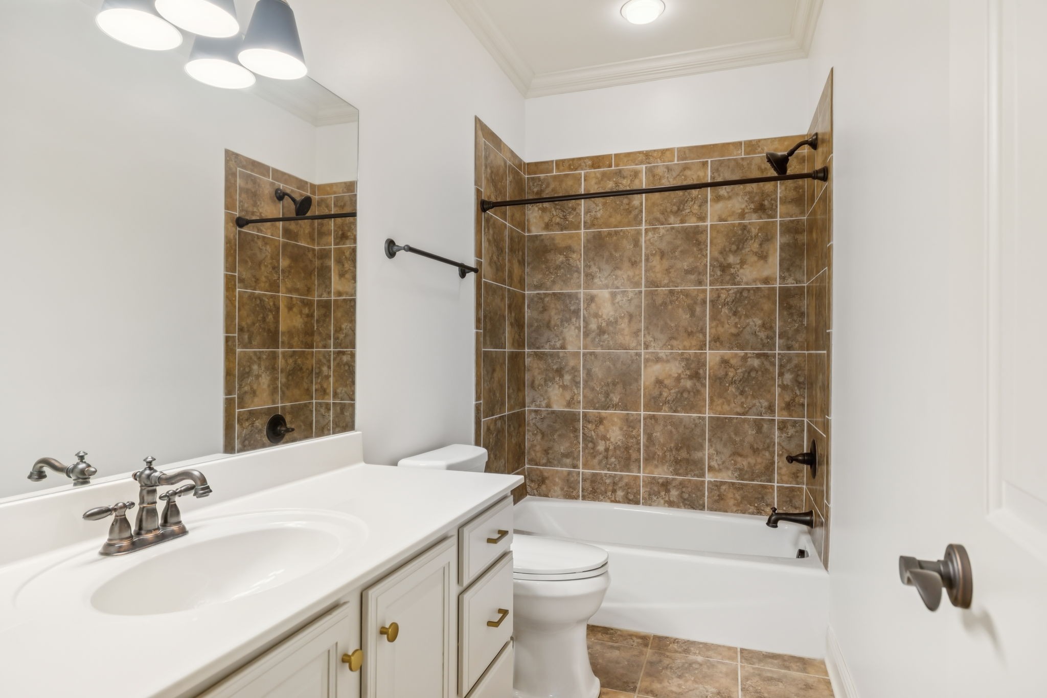 107 Brilliantine Cir
