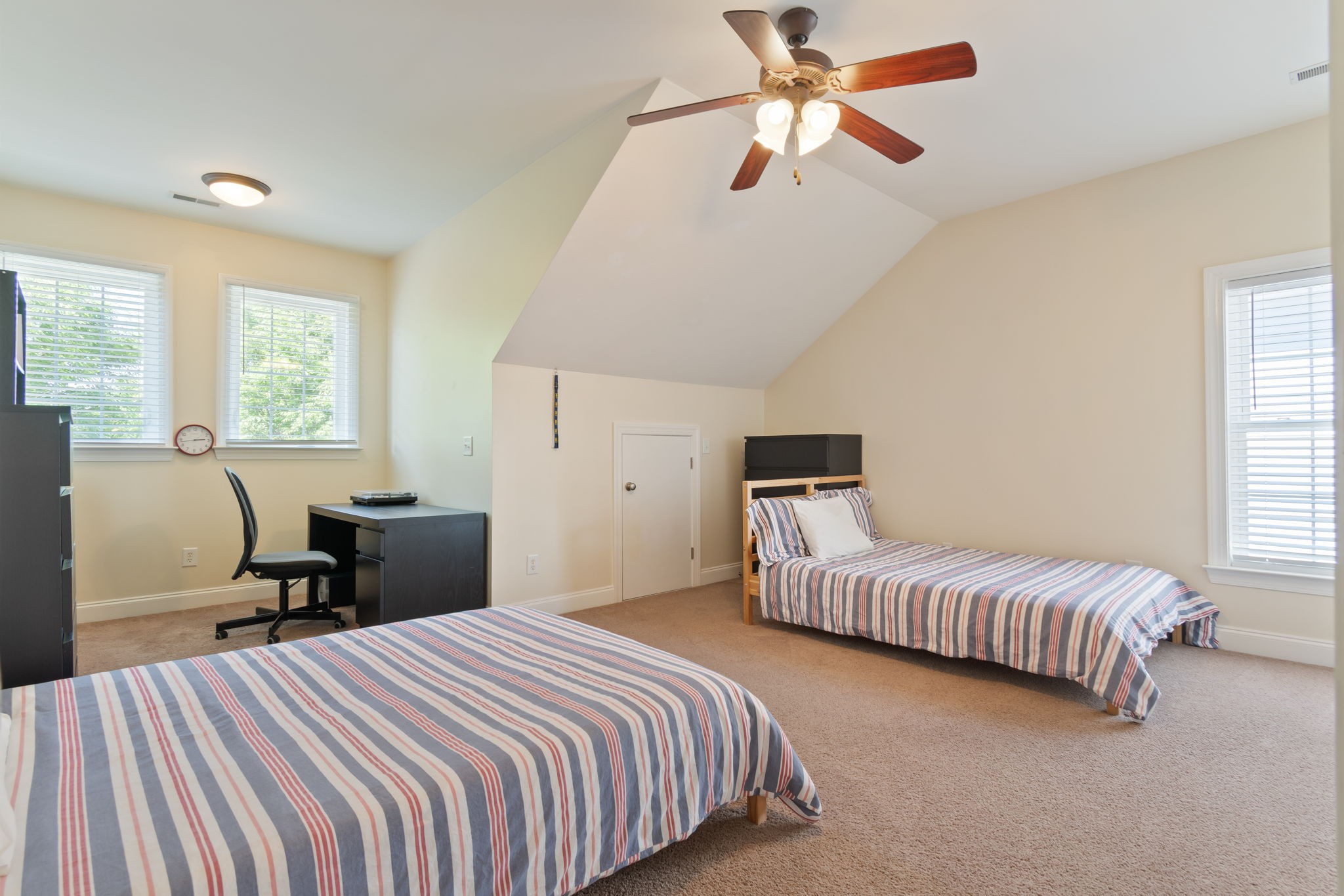 107 Tulip Ln