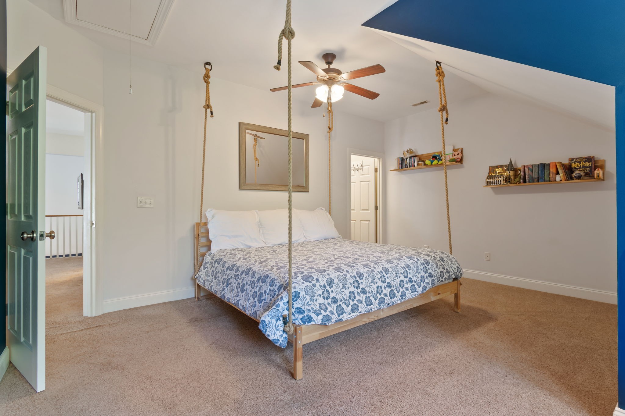 107 Tulip Ln