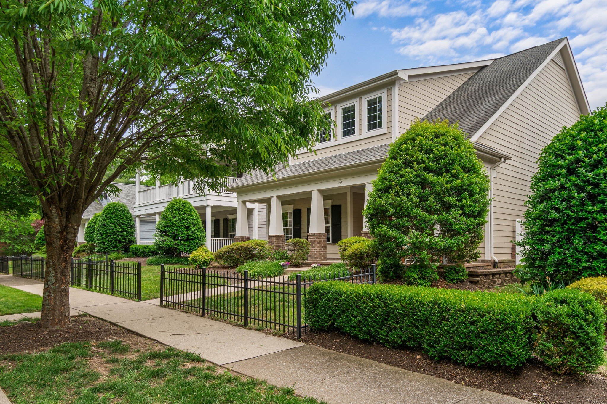 107 Tulip Ln