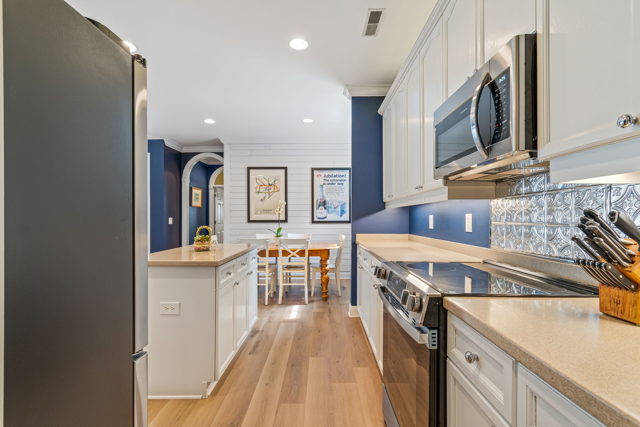 107 Tulip Ln