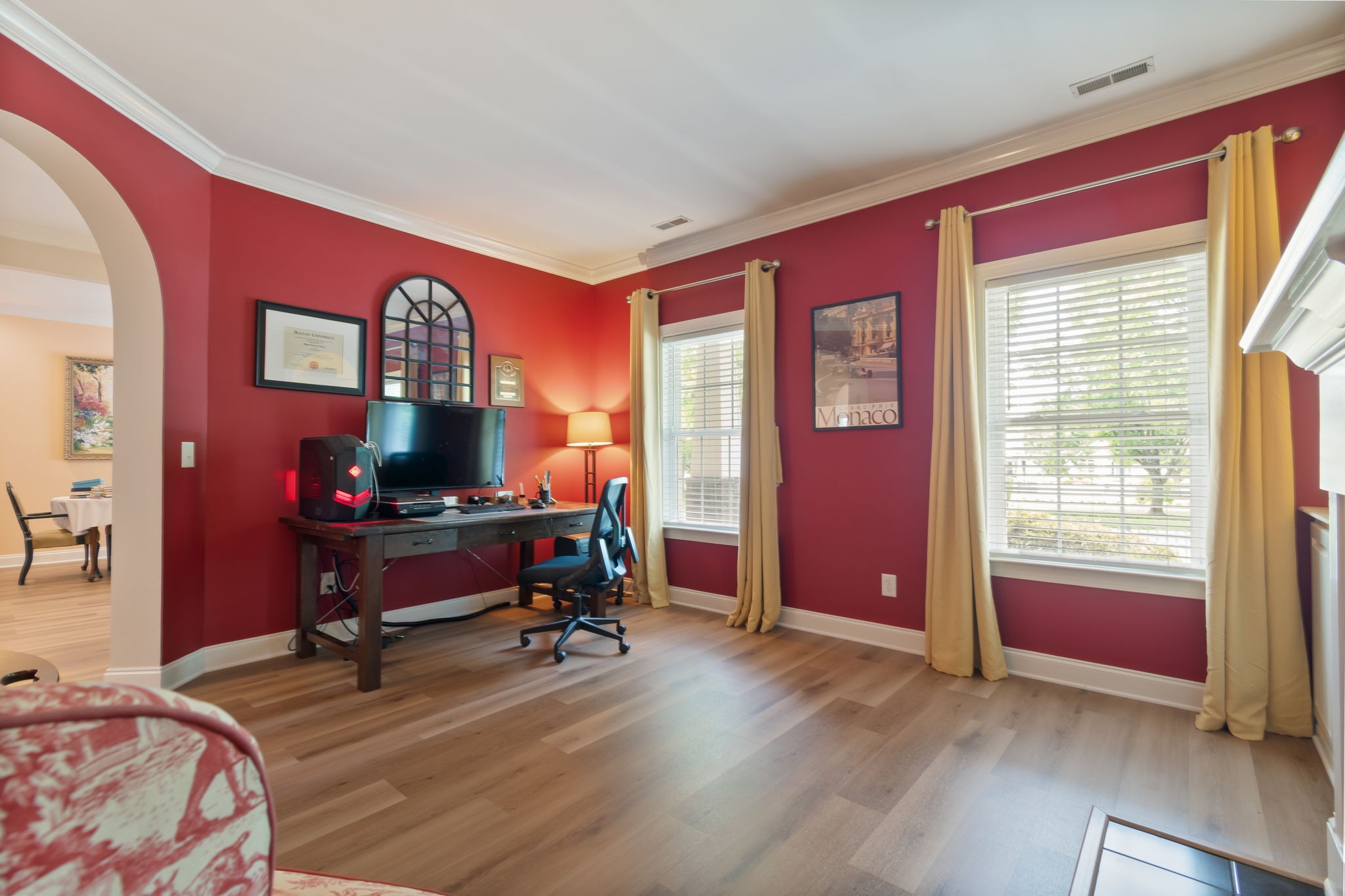 107 Tulip Ln