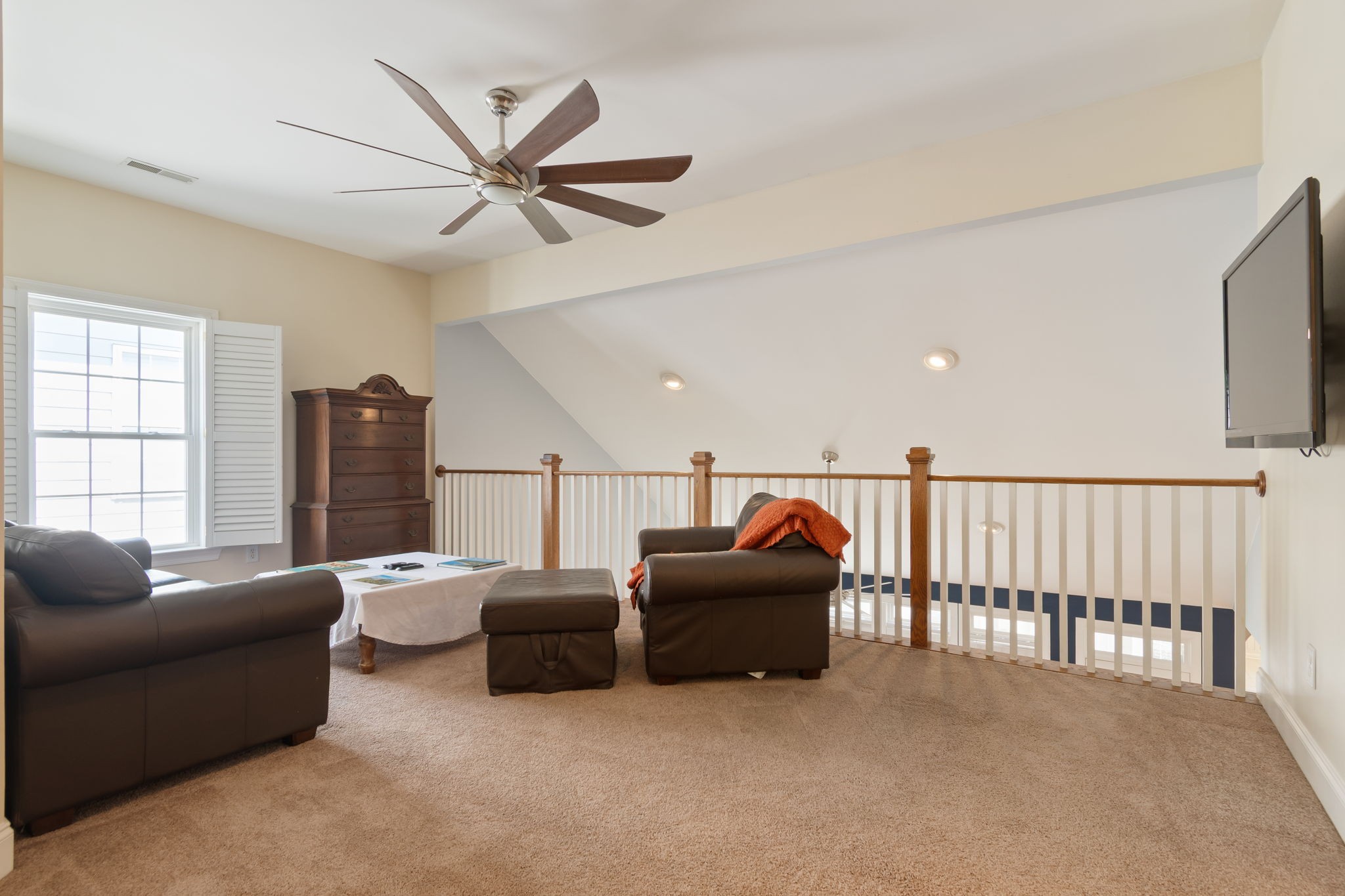 107 Tulip Ln
