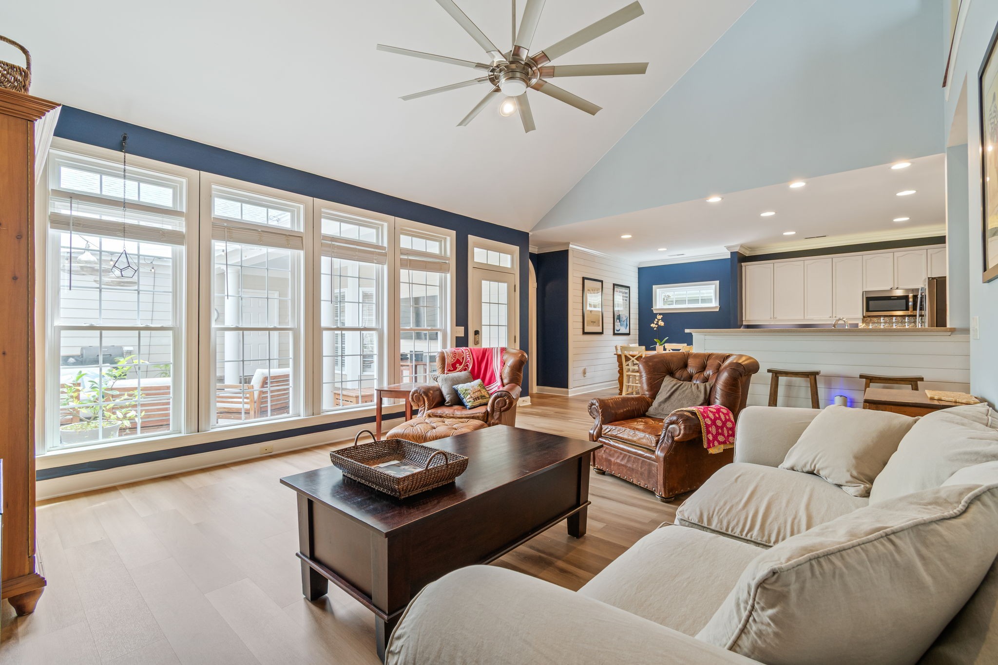 107 Tulip Ln