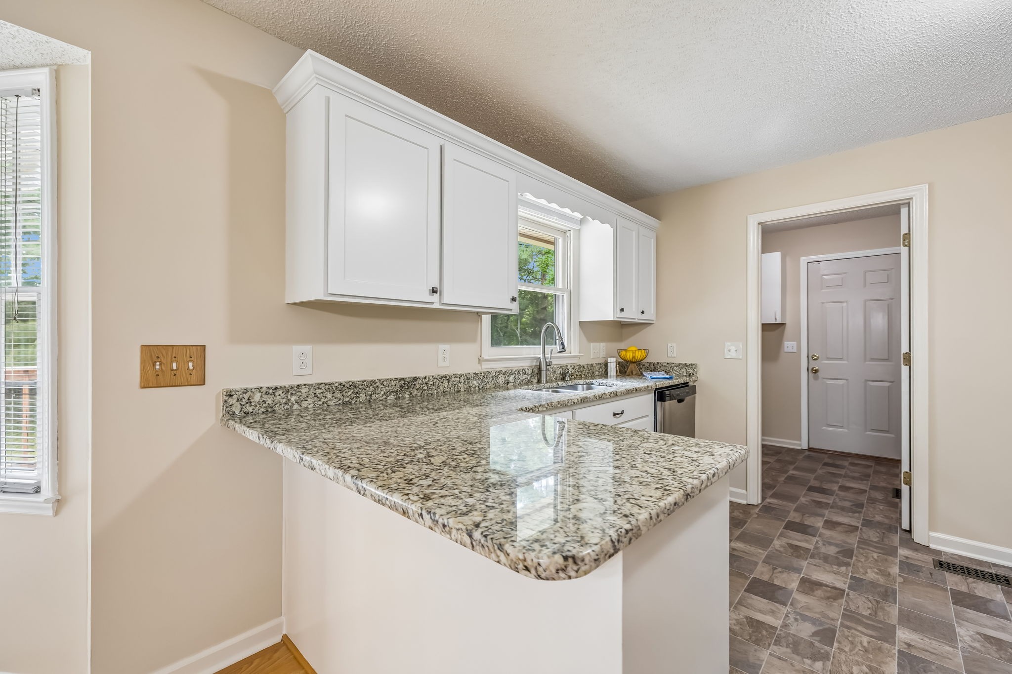 8426 Stewarts Bend Dr