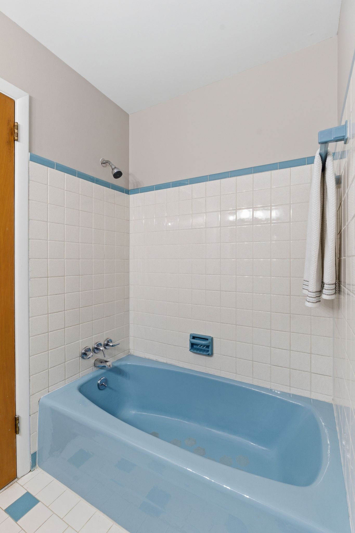 425 Glenpark Dr